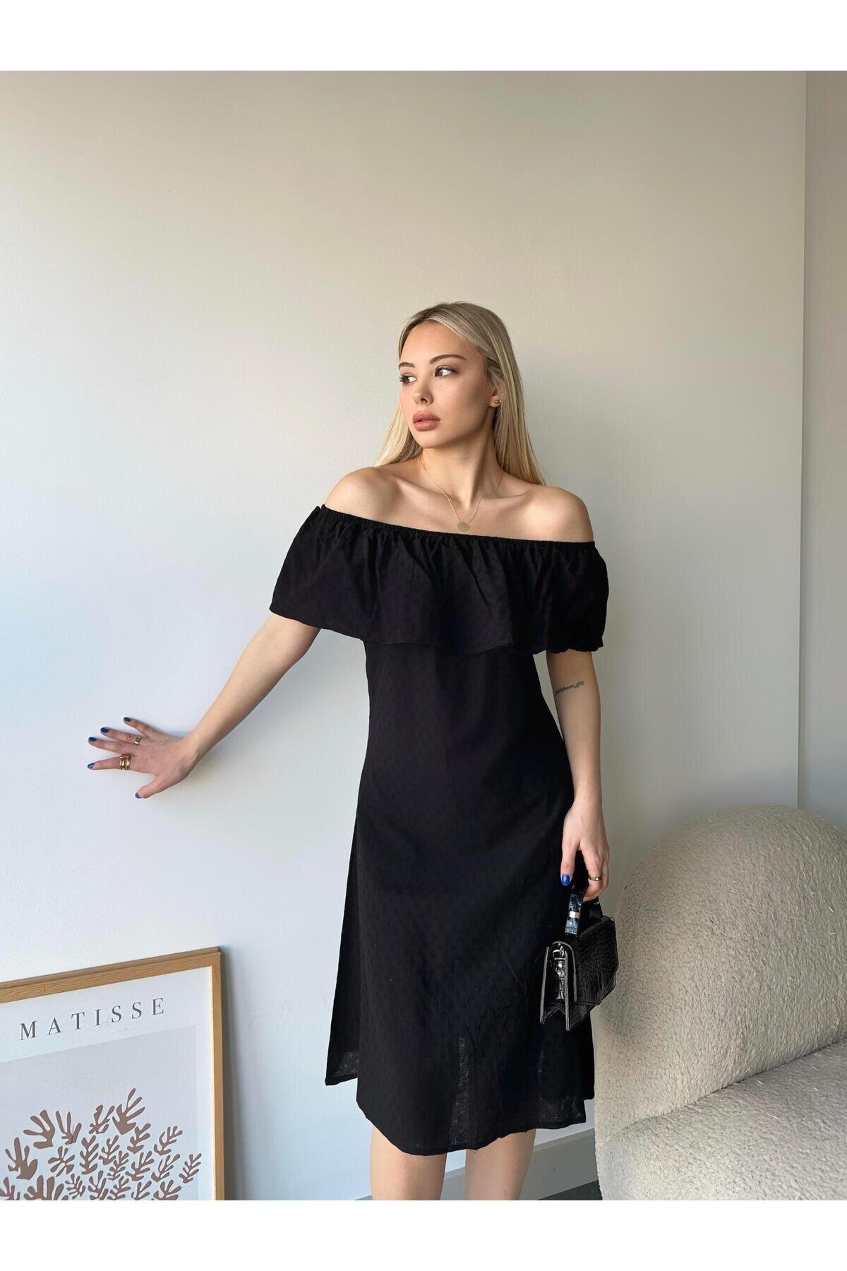 Kadın Dokulu Siyah %100 Pamuk Madonna Yaka Çan Etek Elbise