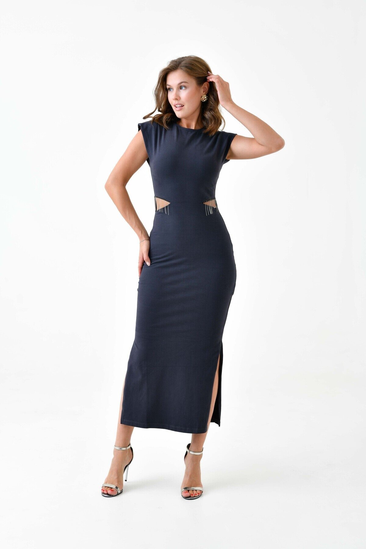 Kadın Modal Kumaş Antrasit Beli Kesik ve Zincir Detaylı Spor Şık Yırtmaçlı Elbise