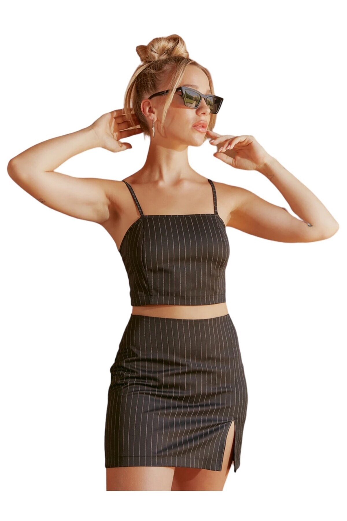 Kadın Sırtı Açık Çizgili Spor Şık Croptop Büstiyer Bluz