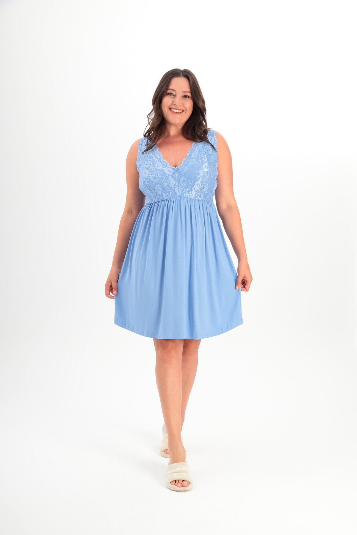 Kadın V Yaka Dantel Detay Askılı Şık Uzun Büyük Beden Curve Viskon Gecelik Elbise