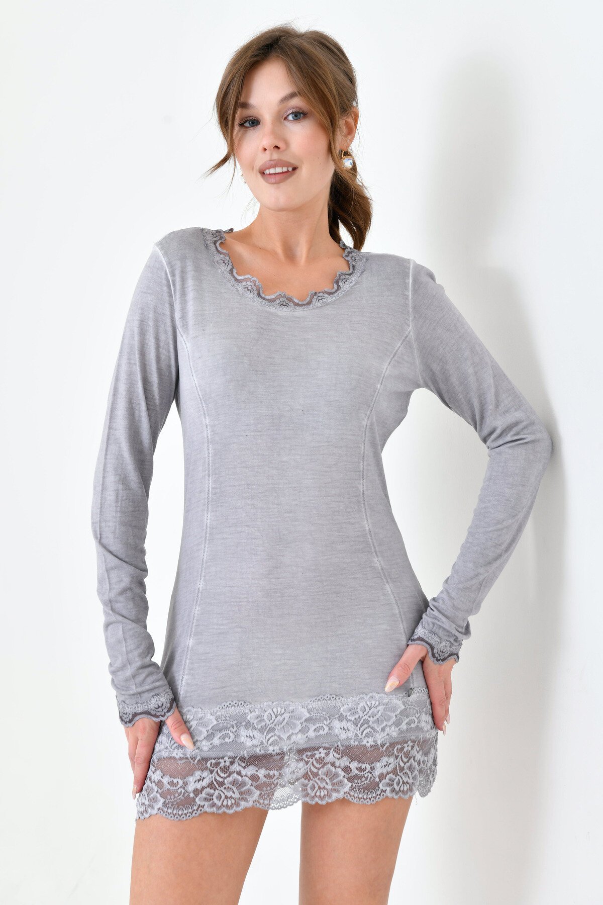 Kadın Viskon Dantel Detaylı Uzun Kol Curve Spor Şık Bluz Tunik