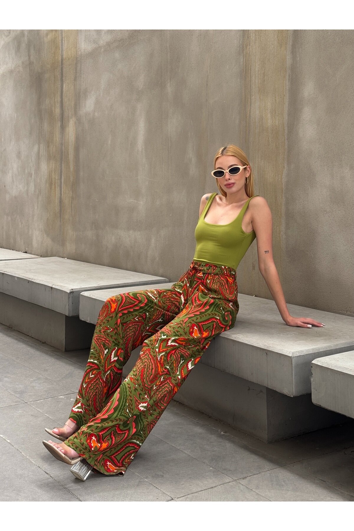 Kadın Yüksek Bel Kuşaklı Desenli %100 Viscose Pamuk Geniş Paça Şık Casual Büyük Beden Curve Pantolon