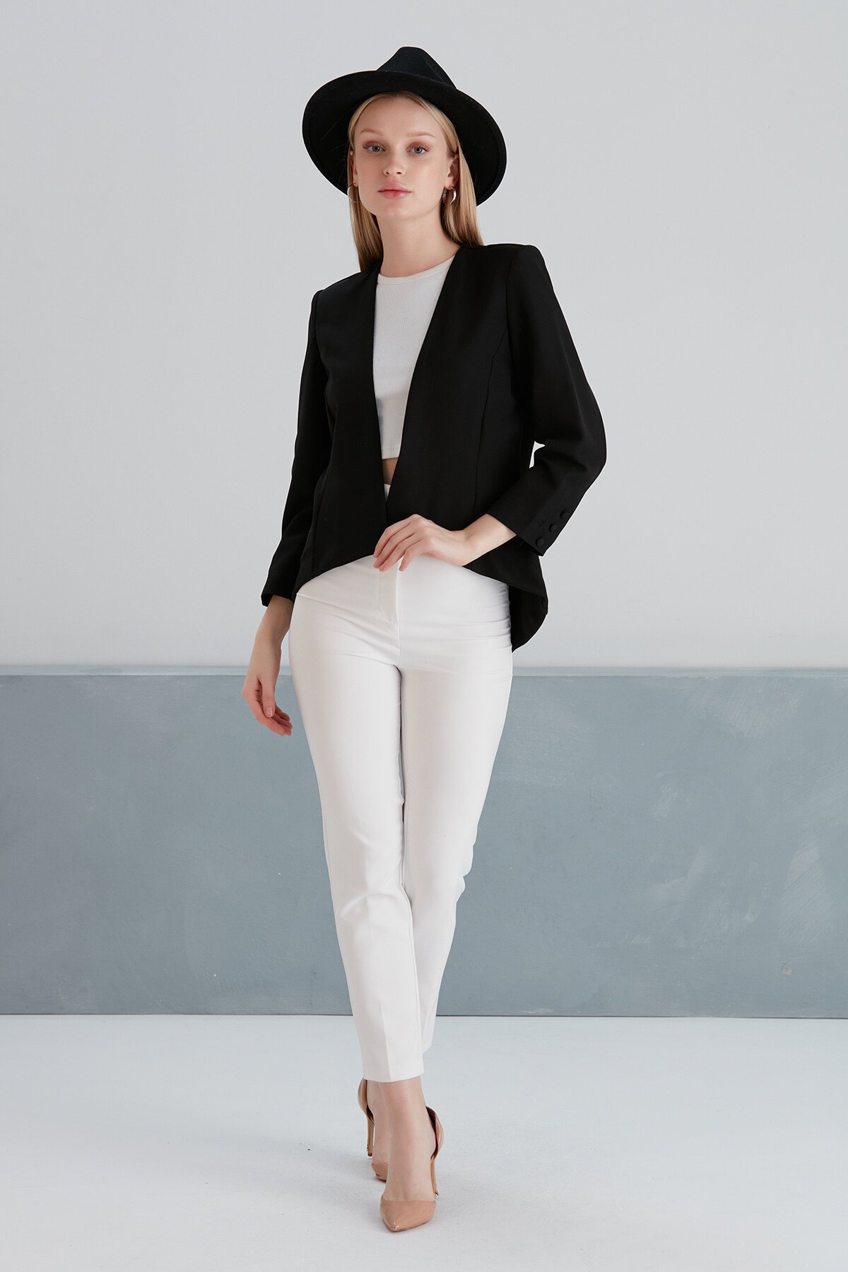Kadın Asimetrik Kesim Truvakar Kol Tasarım Spor Şık Siyah Kumaş Blazer Ceket