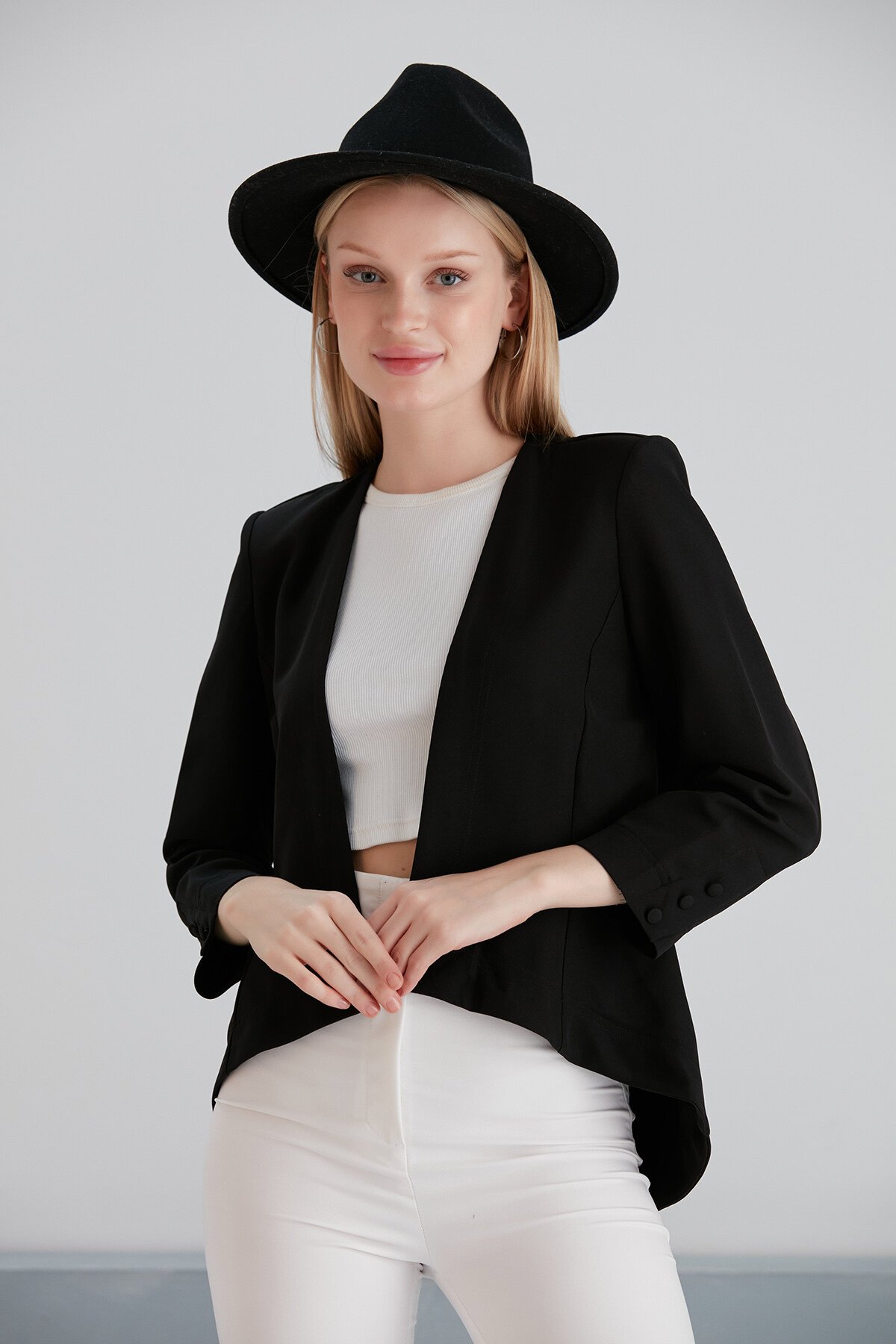 Kadın Asimetrik Kesim Truvakar Kol Tasarım Spor Şık Siyah Kumaş Blazer Ceket
