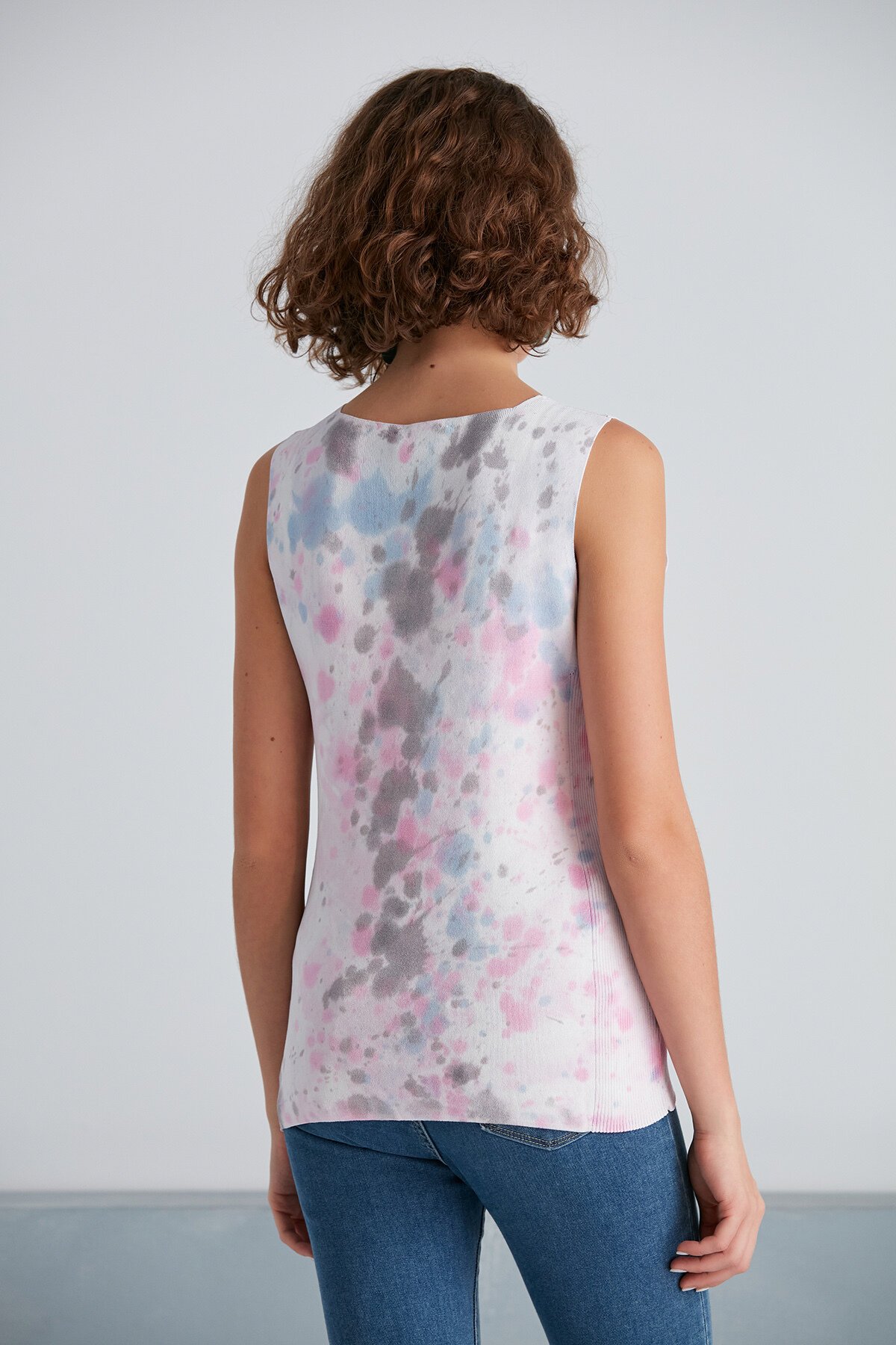 Kadın Batik Desen Bisiklet Yaka Ultra Esnek Yazlık İnce Trikodan Spor Şık Tasarım Bluz