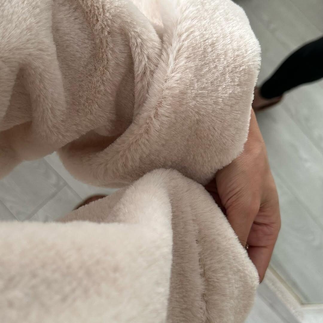 Kadın Crop Boy Yumuşacık Balon Uzun Kol Kapüşonlu Şık Kısa Sweatshirt