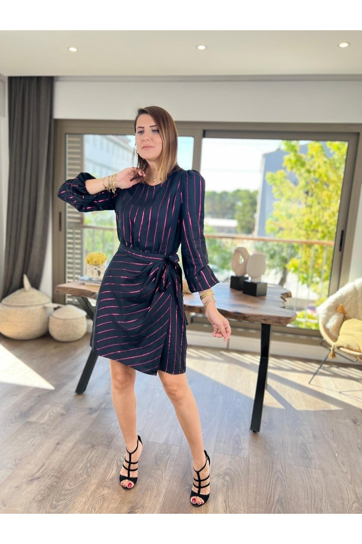 Kadın Fuşya Simli Çizgili Siyah Belden Bağlamalı Şık Curve Siyah Gece İş Elbisesi