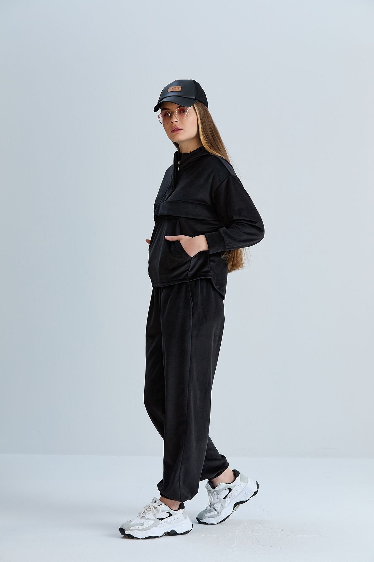 Kadın İthal Kadife Oversize Salaş Kangru Cep Kapşonlu Sweatshirt Lastik Paça Spor Şık Eşofman Takımı