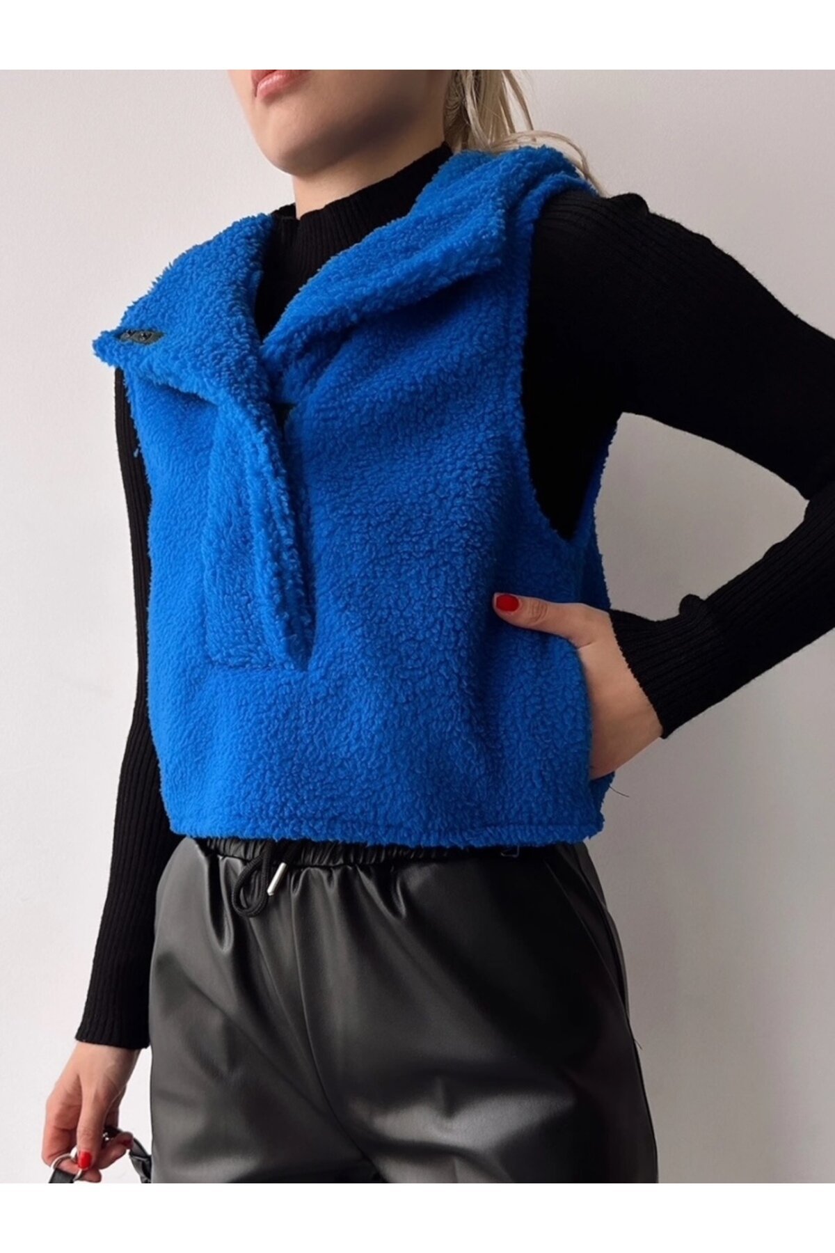 Kadın Kapüşonlu Cepli Tasarım Yaka Spor Şık Saks Peluş Yelek