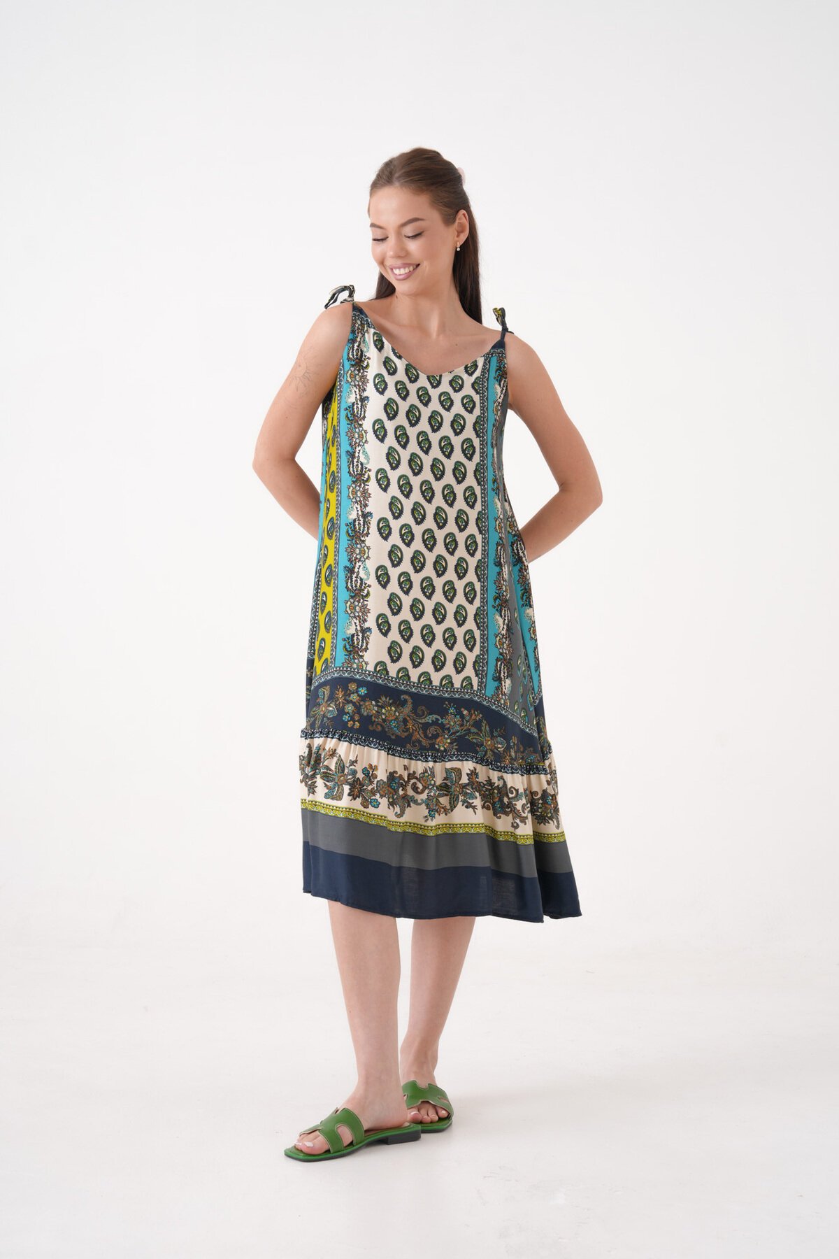 Kadın Kolsuz Desenli Eteği Pileli Büyük Beden Curve Yazlık Askılı Elbise