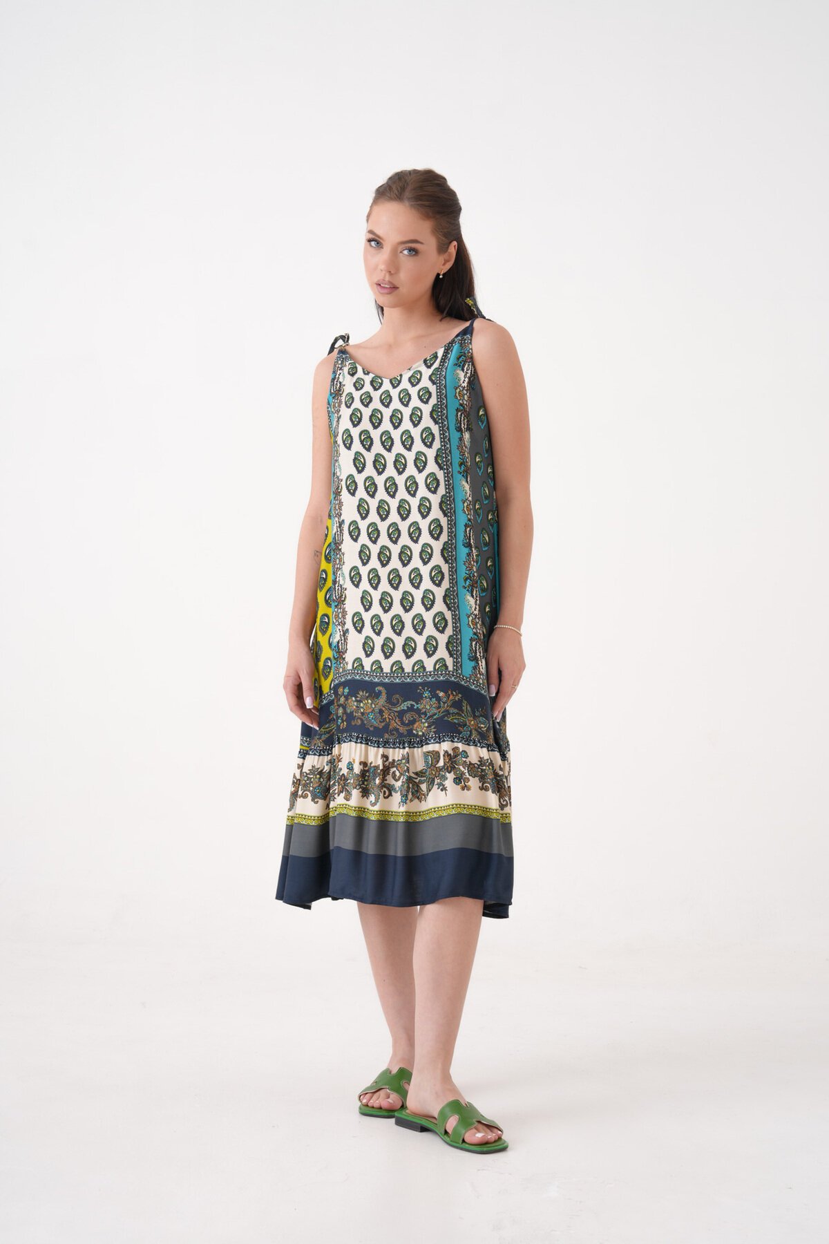 Kadın Kolsuz Desenli Eteği Pileli Büyük Beden Curve Yazlık Askılı Elbise