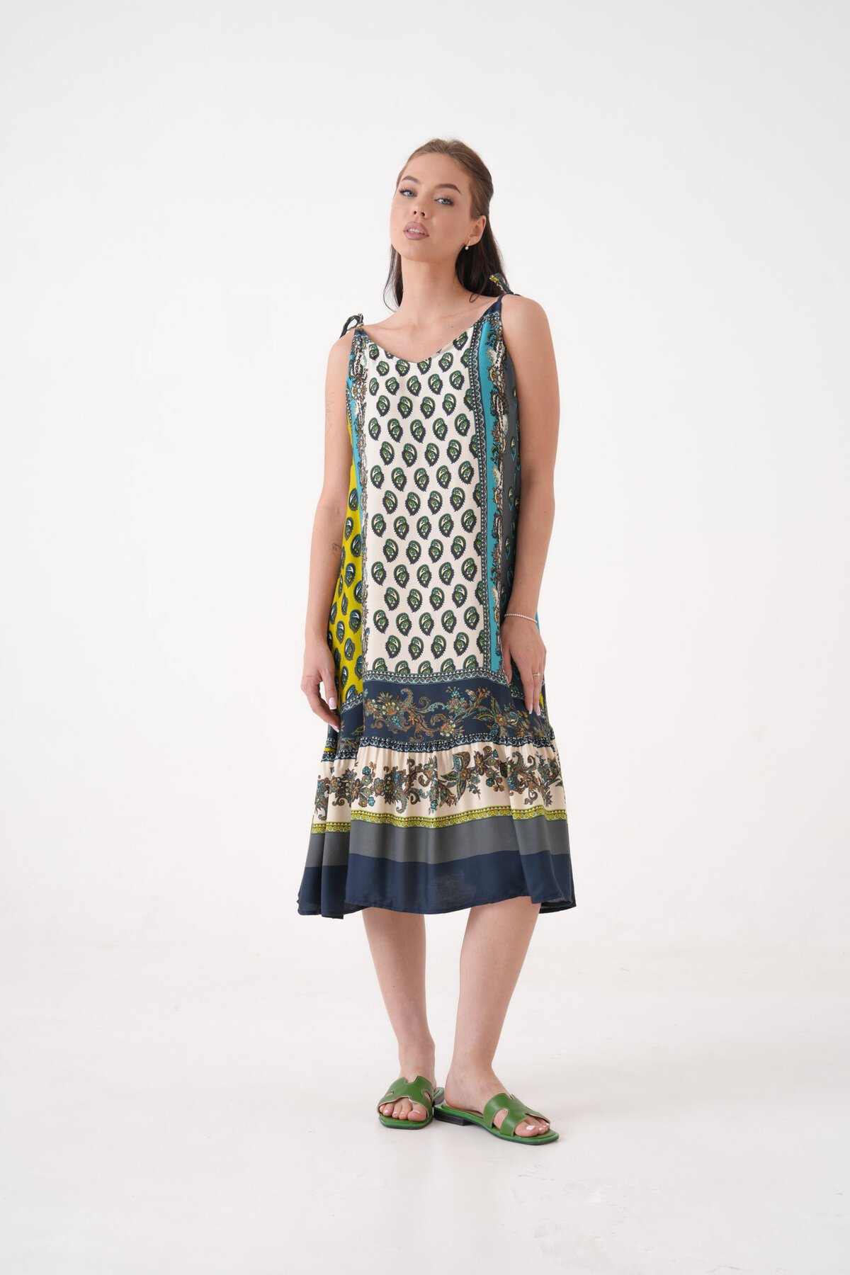 Kadın Kolsuz Desenli Eteği Pileli Büyük Beden Curve Yazlık Askılı Elbise