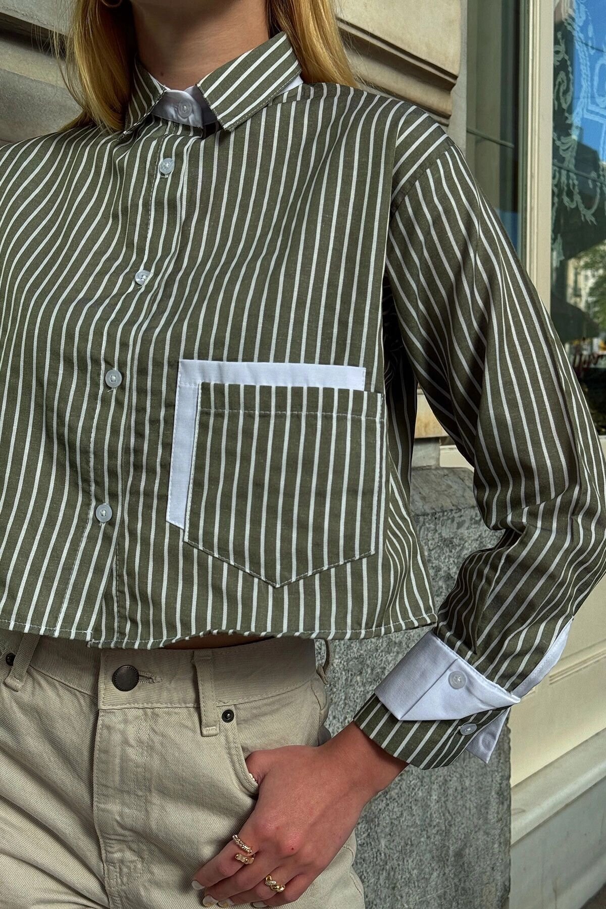 Kadın Özel Tasarım Çizgi Garni Crop Boy Uzun Kol Çift Manşetli Bluz Kısa Gömlek