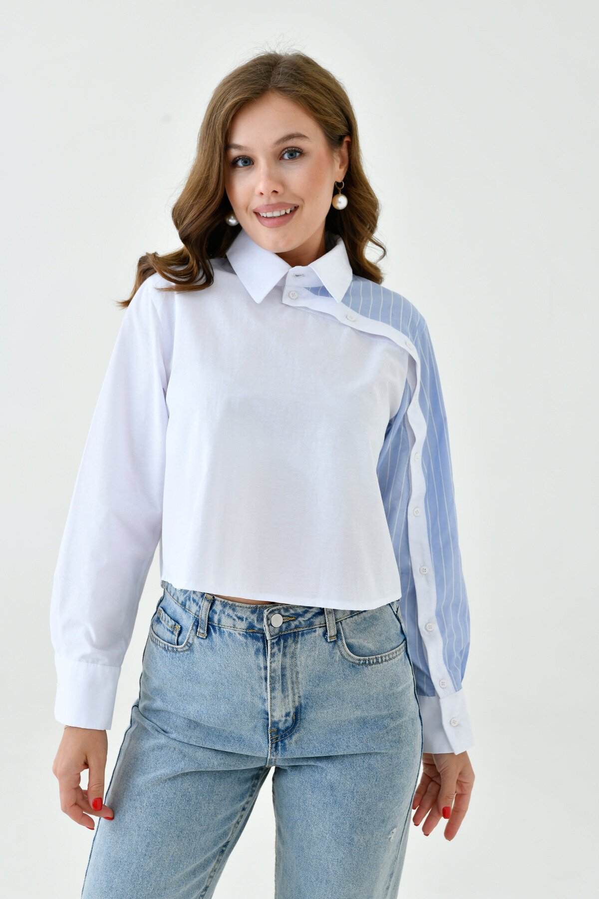 Kadın Özel Tasarım Yaka Kol Düğmeli Çizgi Garnili Crop Boy Bluz Gömlek