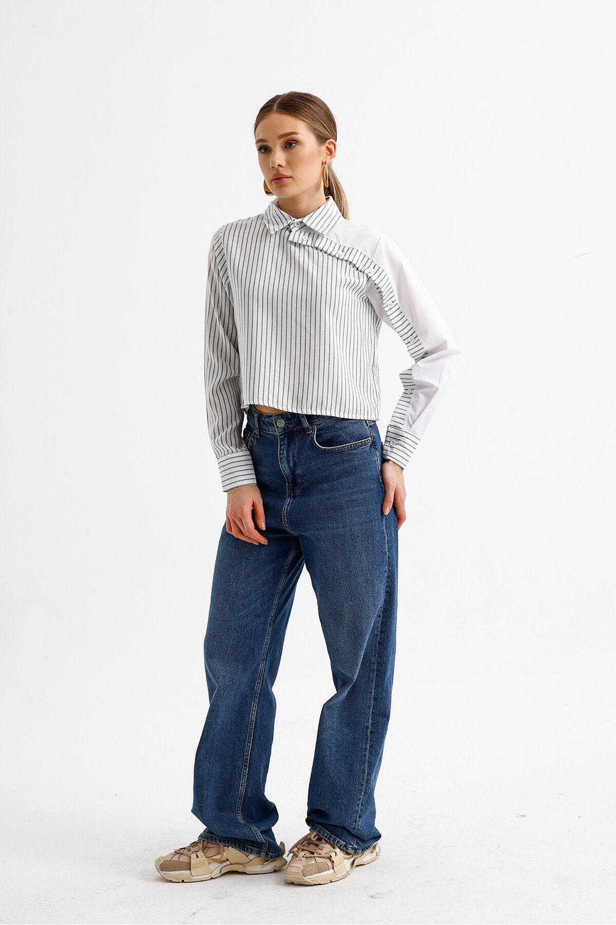 Kadın Özel Tasarım Yaka Kol Düğmeli Çizgi Garnili Crop Boy Bluz Gömlek