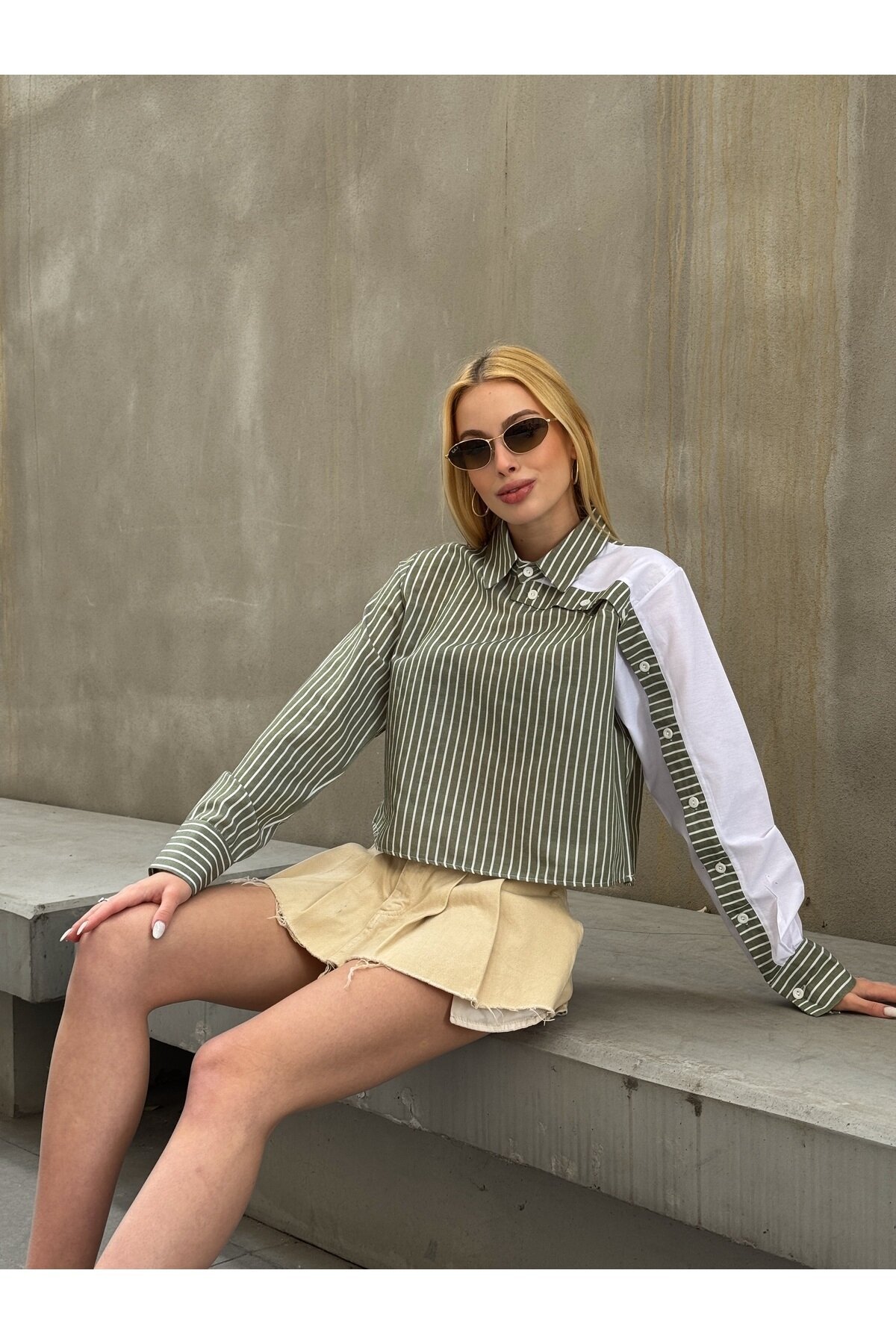 Kadın Özel Tasarım Yaka Kol Düğmeli Çizgi Garnili Crop Boy Kısa Bluz Gömlek