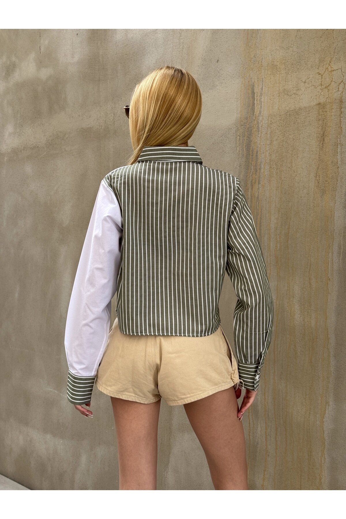 Kadın Özel Tasarım Yaka Koldan Giymeli Düğmeli Çizgi Garnili Crop Boy Tesettüre Uygun Bluz Gömlek