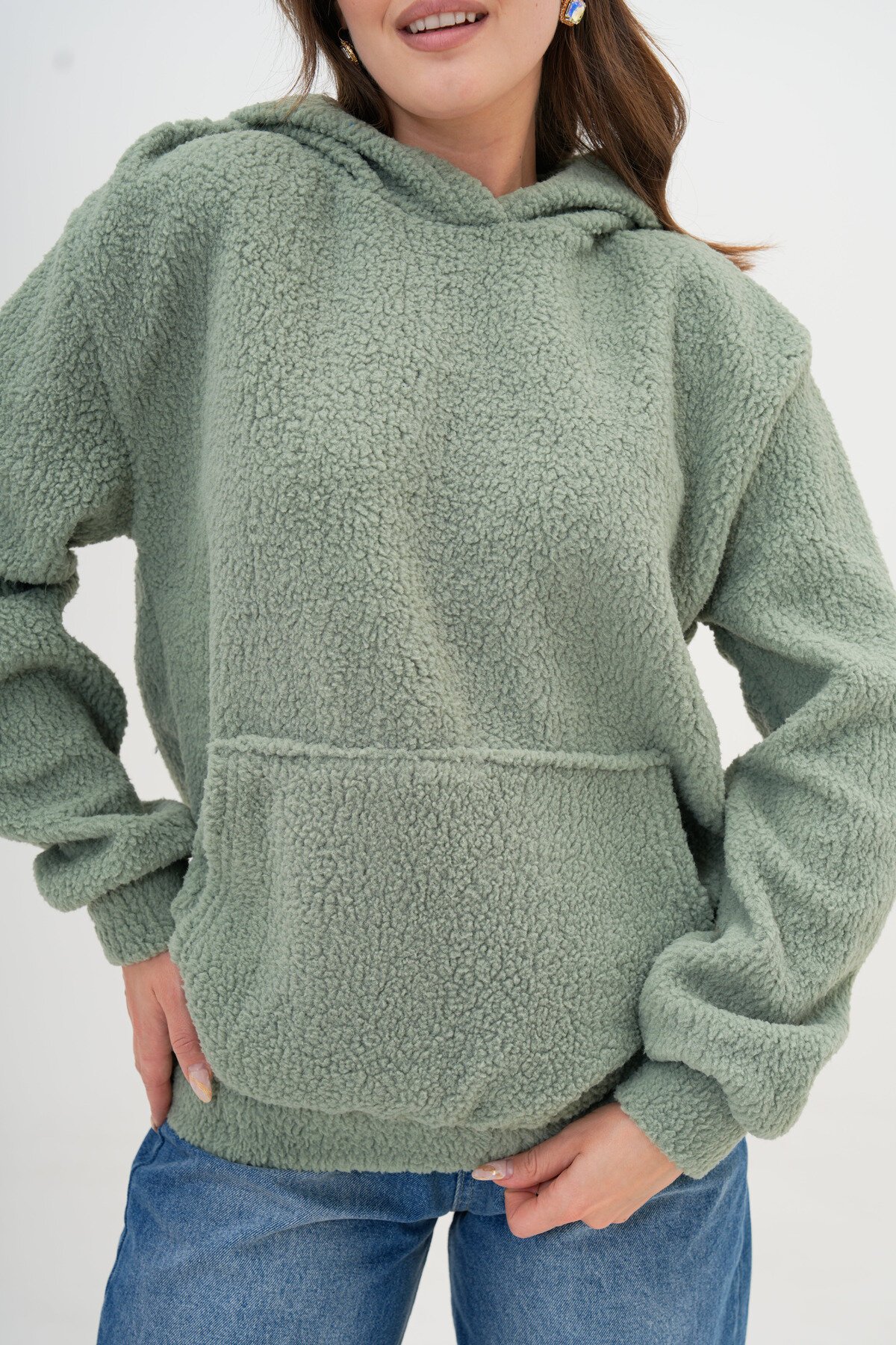 Kadın Peluş Kumoş Kanguru Cepli Kapüşonlu Rahat Kalıp Standart Sweatshirt