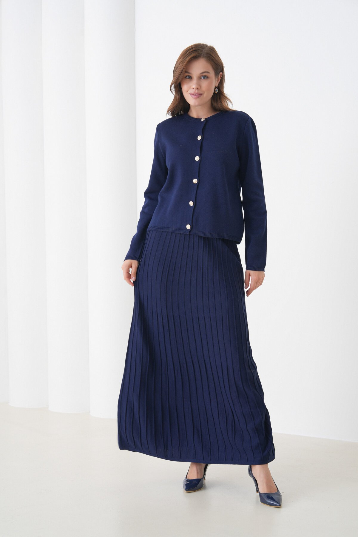 Kadın Pileli Etek Kazağı Düğmeli Tesettüre Uygun Örgü Triko Etekli Ceket Takım