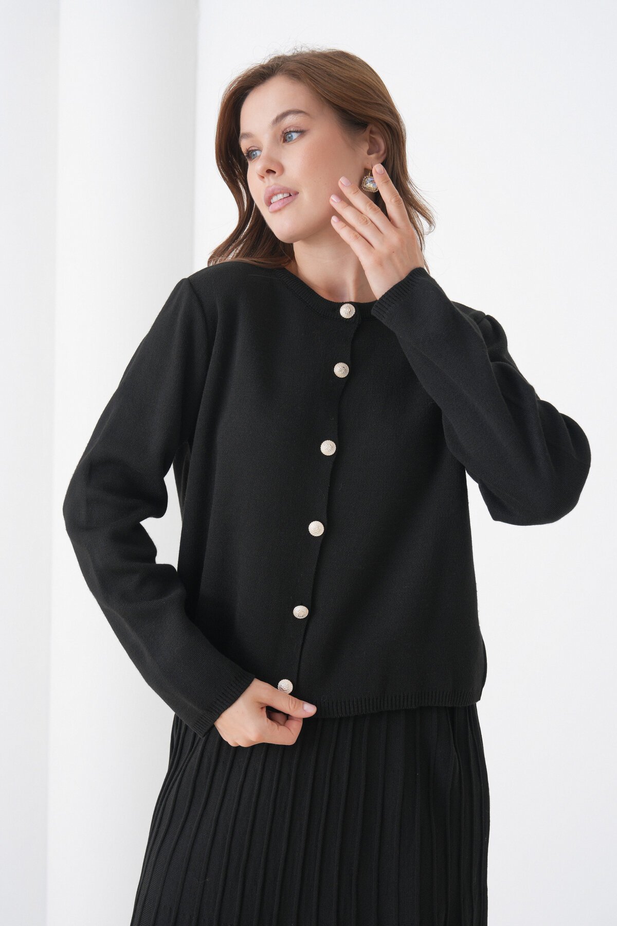 Kadın Pileli Etek Kazağı Düğmeli Tesettüre Uygun Örgü Triko Etekli Ceket Takım