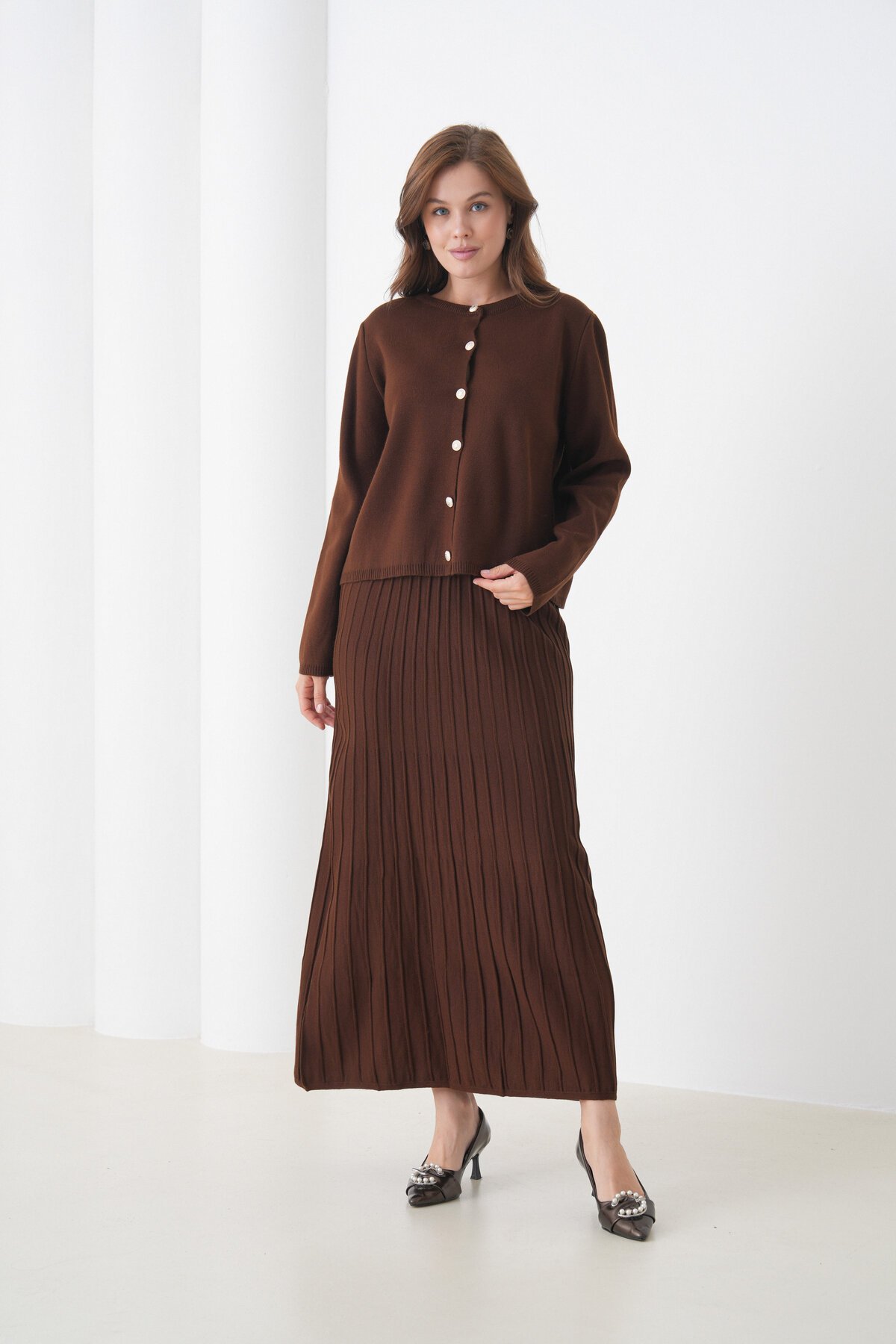 Kadın Pileli Etek Kazağı Düğmeli Tesettüre Uygun Örgü Triko Etekli Ceket Takım