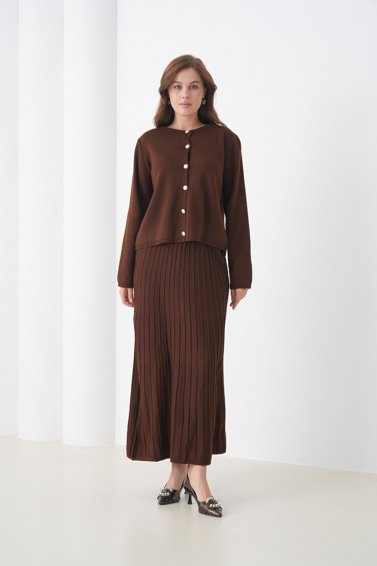 Kadın Pileli Etek Kazağı Düğmeli Tesettüre Uygun Örgü Triko Etekli Ceket Takım