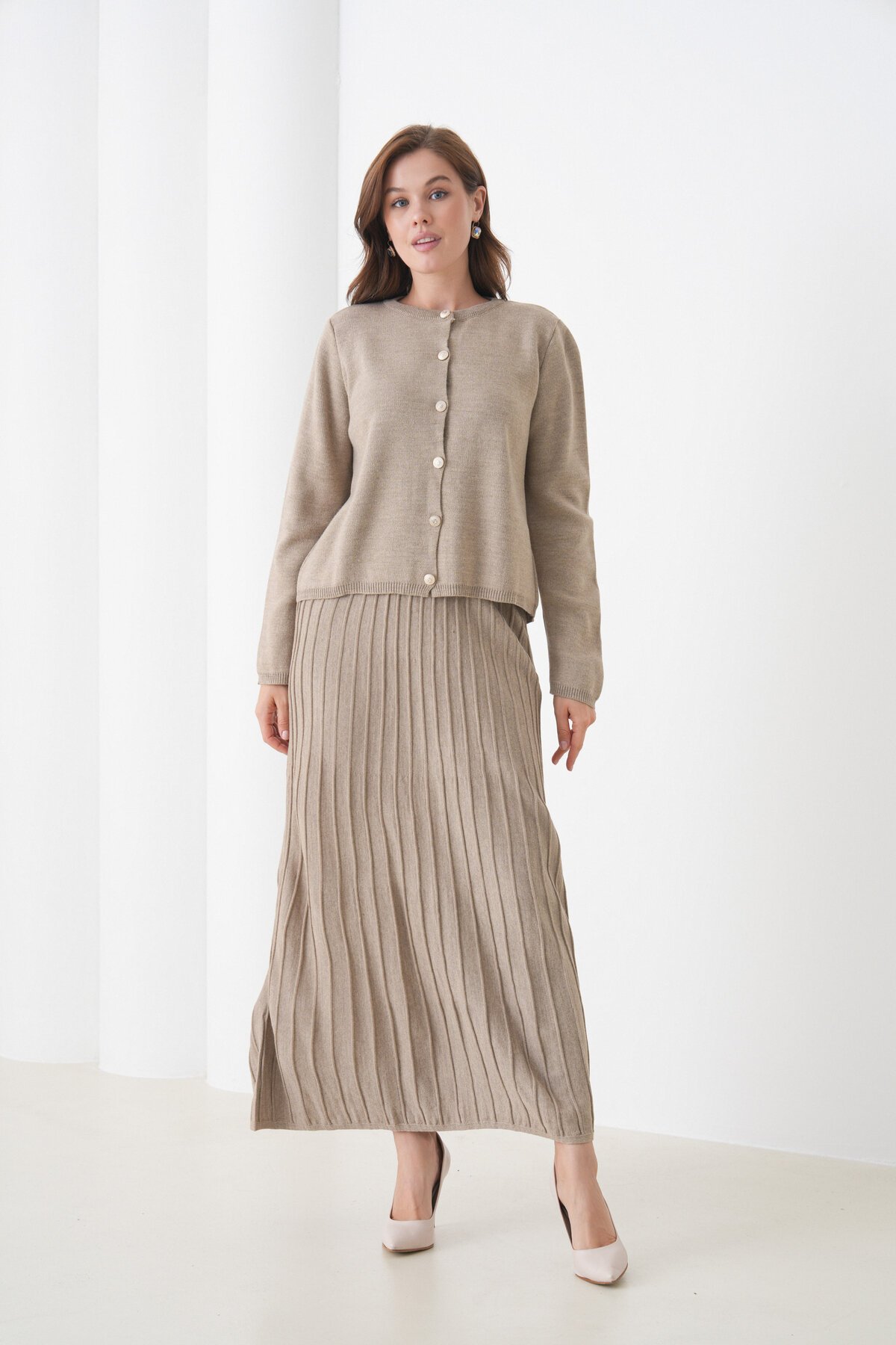 Kadın Pileli Etek Kazağı Düğmeli Tesettüre Uygun Örgü Triko Etekli Ceket Takım