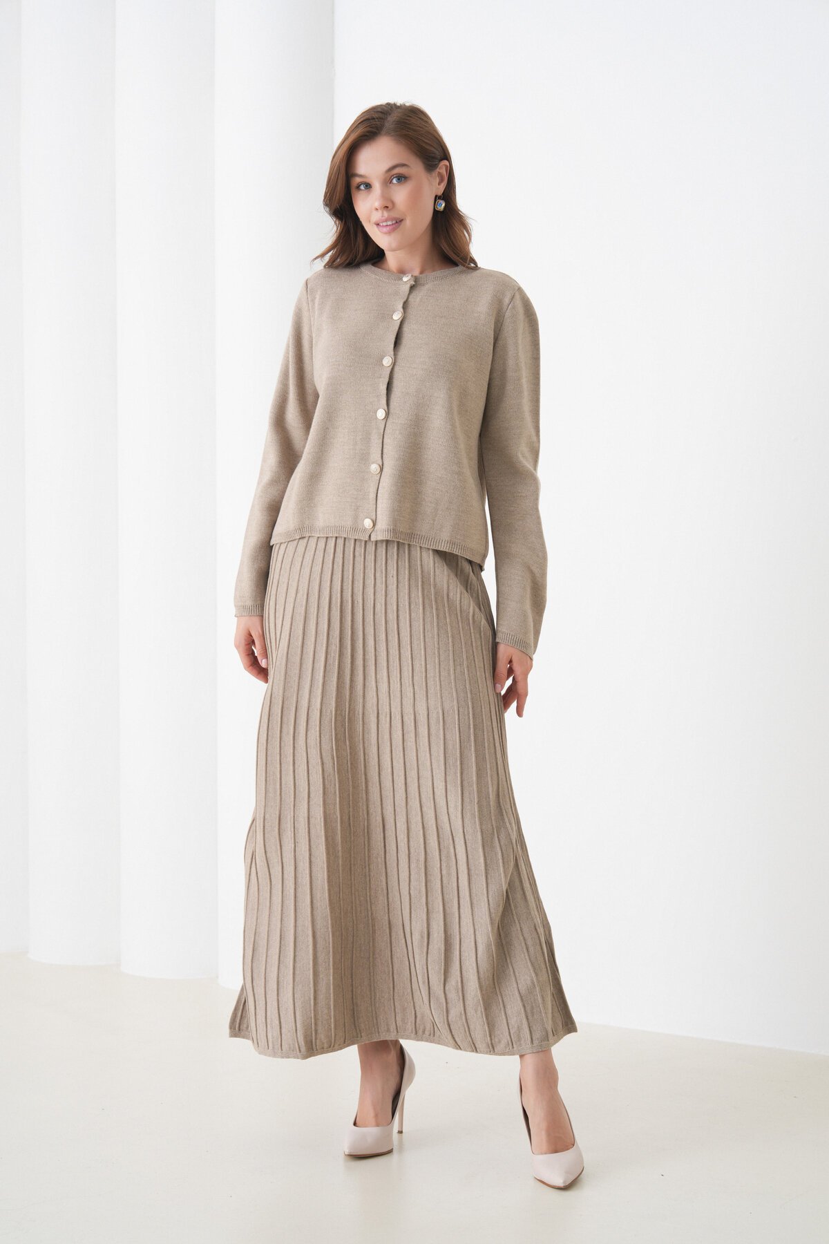 Kadın Pileli Etek Kazağı Düğmeli Tesettüre Uygun Örgü Triko Etekli Ceket Takım