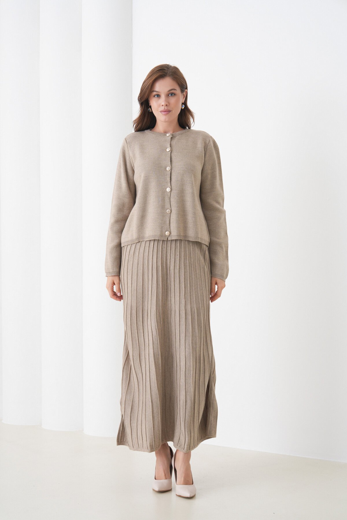 Kadın Pileli Etek Kazağı Düğmeli Tesettüre Uygun Örgü Triko Etekli Ceket Takım