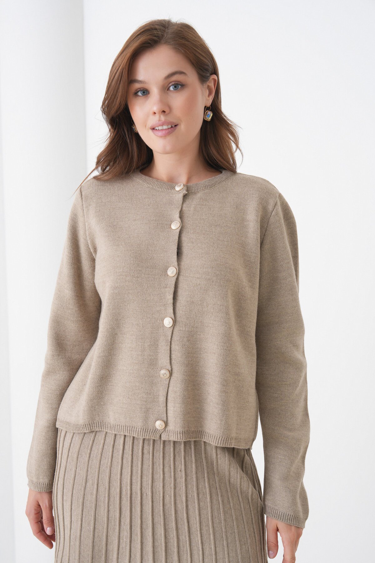 Kadın Pileli Etek Kazağı Düğmeli Tesettüre Uygun Örgü Triko Etekli Ceket Takım