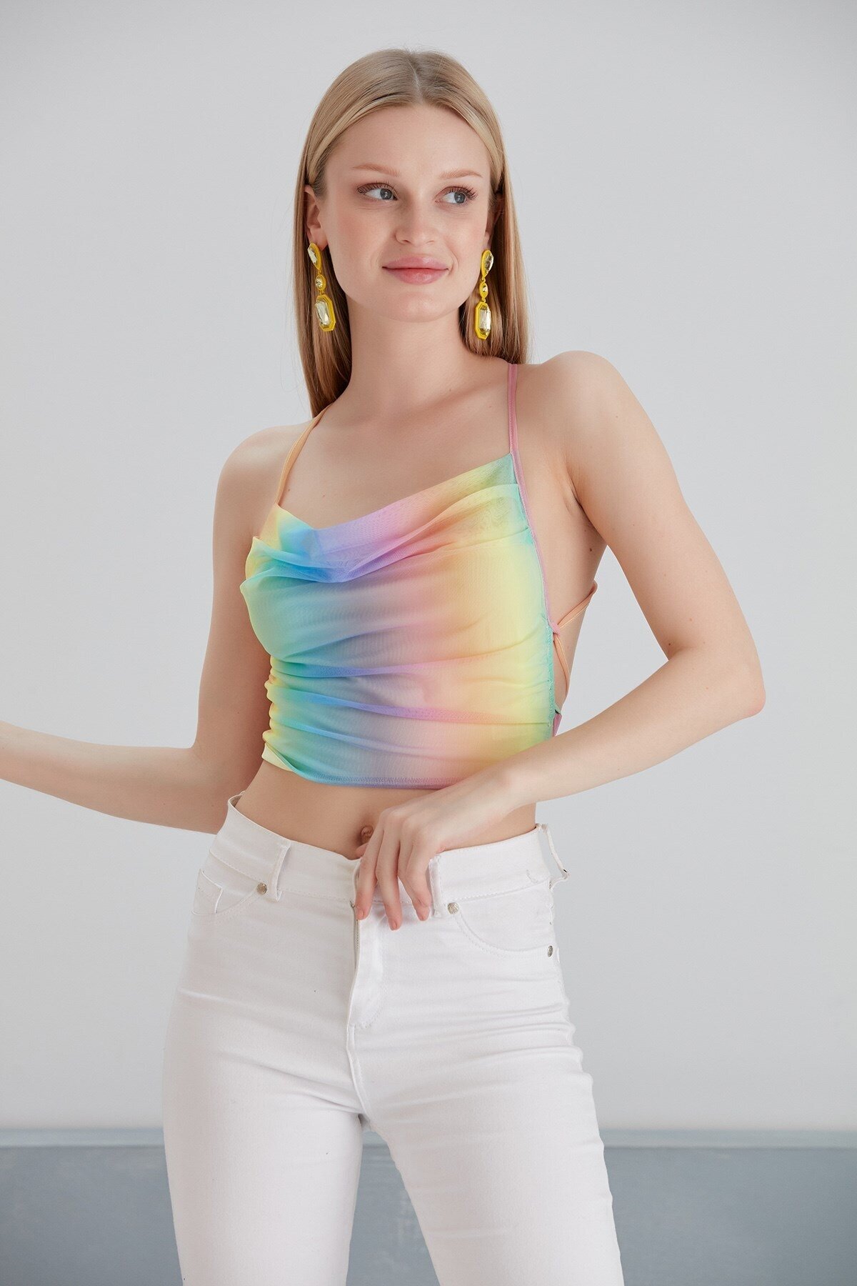 Kadın Sırtı Açık Bağlamalı Tül Degaje Yaka Spor Şık Tasarım Gökkuşağı Croptop Büstiyer
