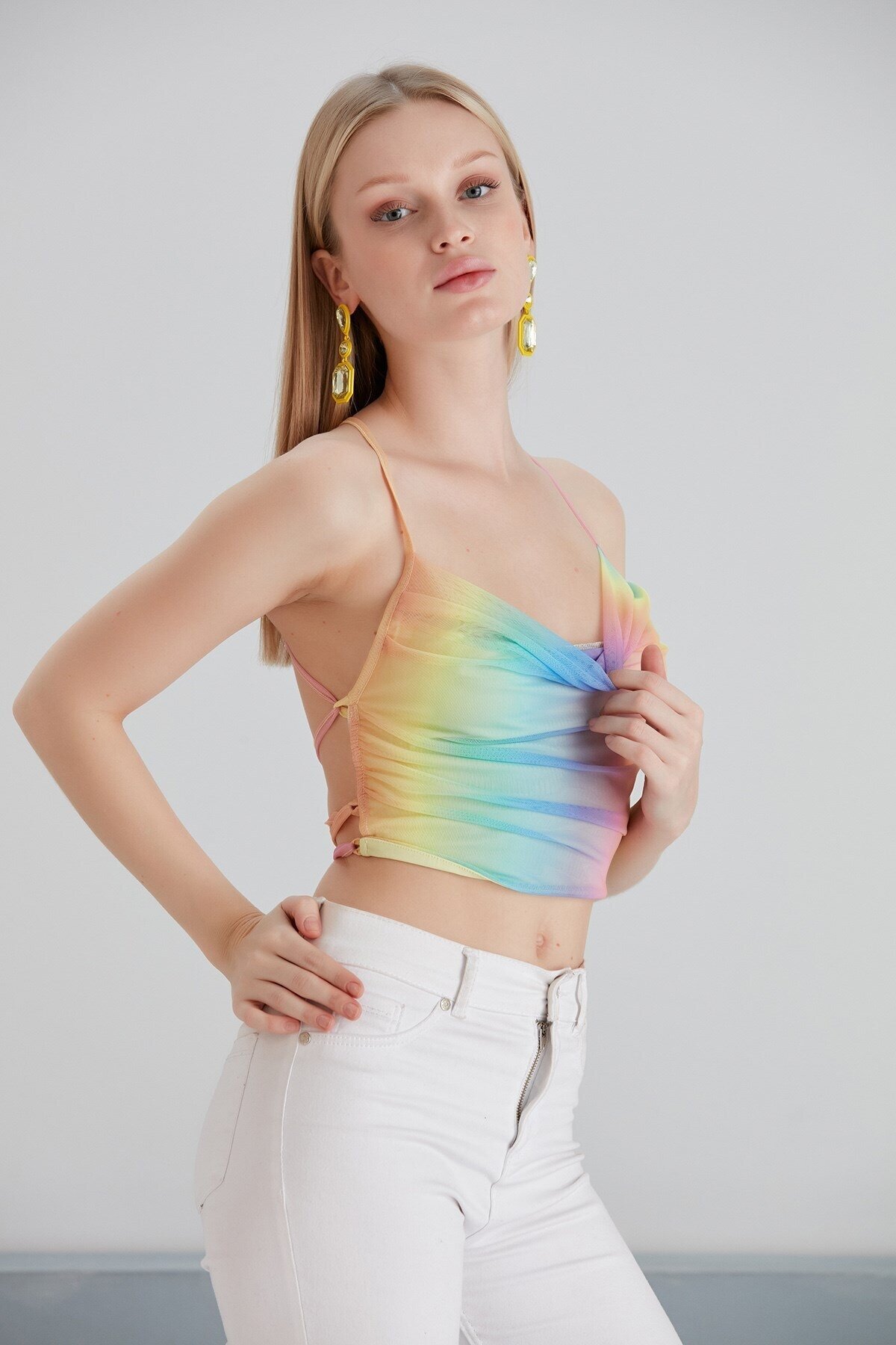 Kadın Sırtı Açık Bağlamalı Tül Degaje Yaka Spor Şık Tasarım Gökkuşağı Croptop Büstiyer