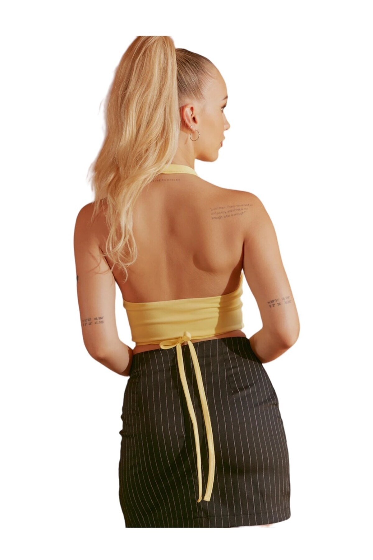 Kadın Sırtı Açık Kruvaze Bağlamalı Göğüs Dekolteli Sarı Tasarım Croptop Büstiyer Bluz