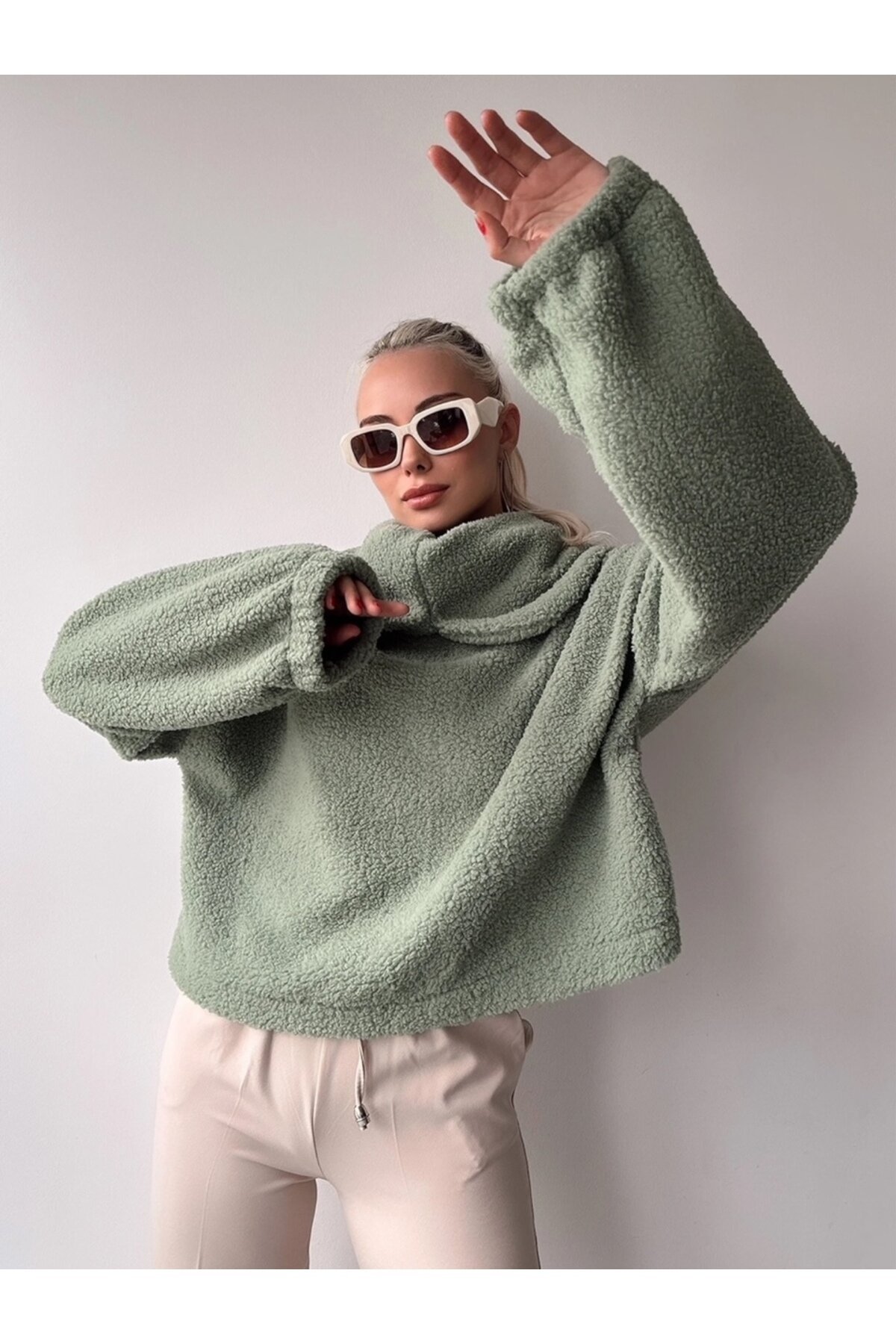 Kadın Tasarım Peluş Dökme Yaka Spor Şık Rahat Crop Sweat Curve Kazak