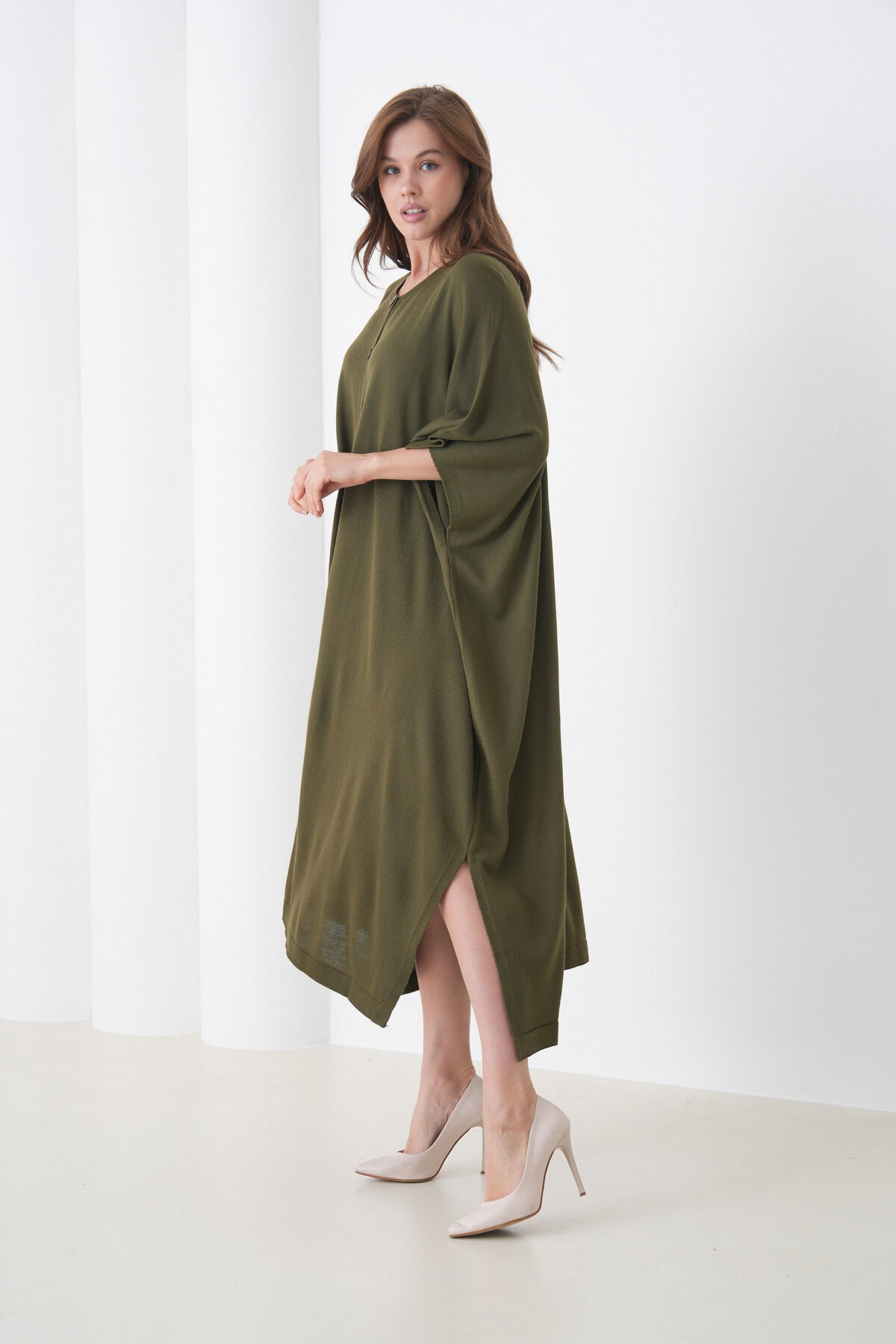 Kadın Tesettüre Uygun Önden Düğmeli Asimetrik Kesim Yarasa Kol Şık Geniş Kalıp Panço Ceket