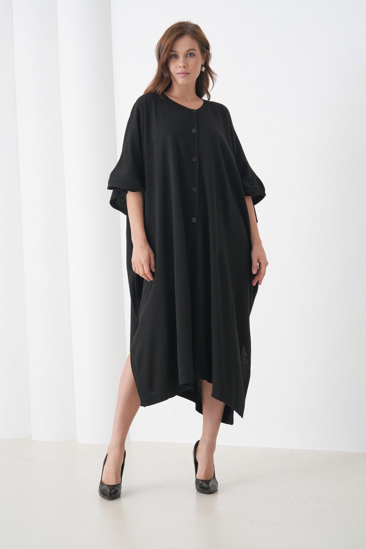 Kadın Tesettüre Uygun Önden Düğmeli Asimetrik Kesim Yarasa Kol Şık Geniş Kalıp Panço Ceket