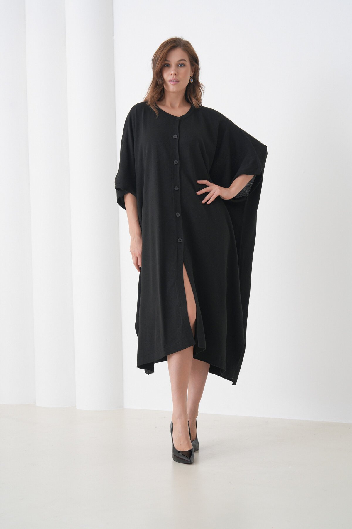 Kadın Tesettüre Uygun Önden Düğmeli Asimetrik Kesim Yarasa Kol Şık Geniş Kalıp Panço Ceket