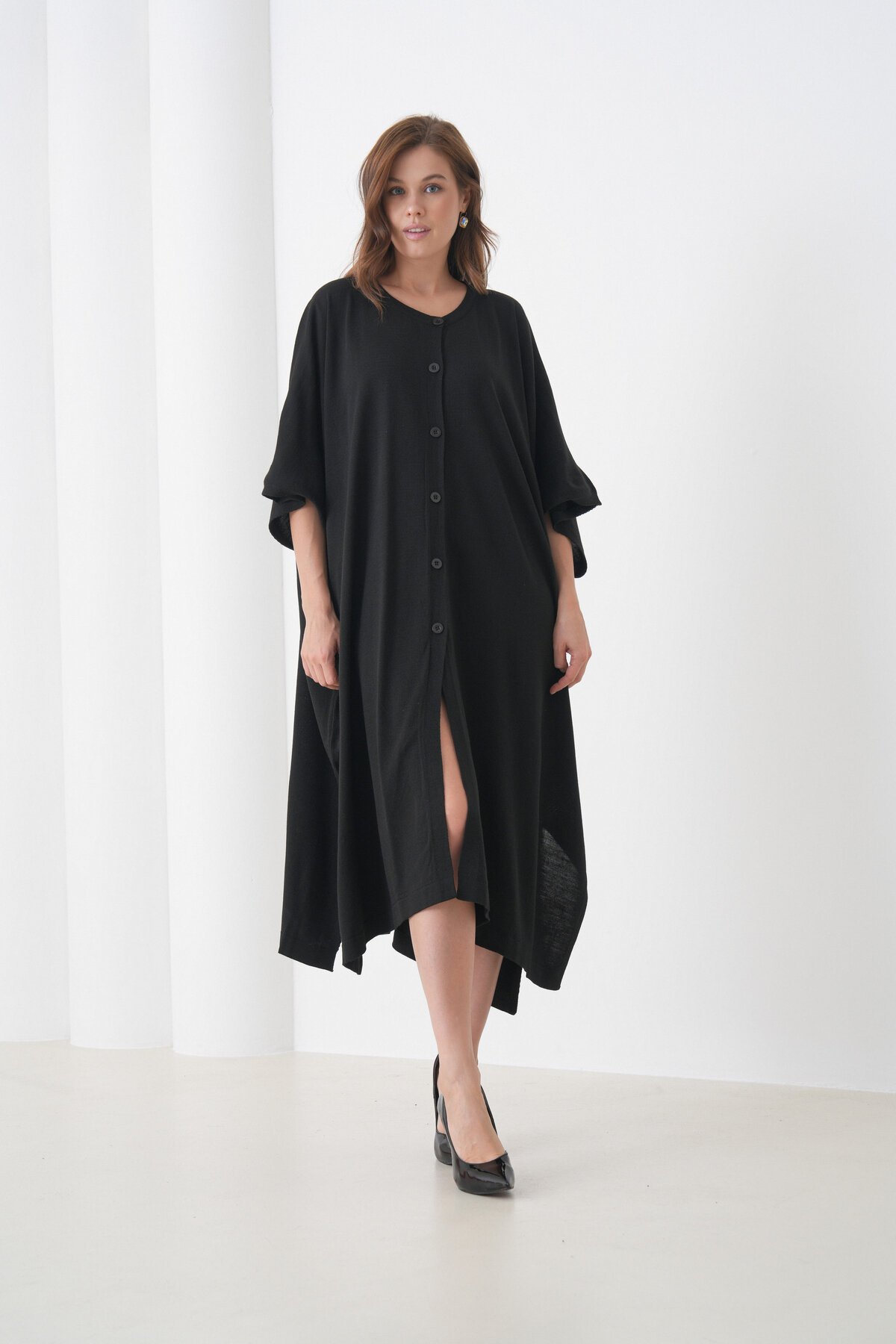 Kadın Tesettüre Uygun Önden Düğmeli Asimetrik Kesim Yarasa Kol Şık Geniş Kalıp Panço Ceket