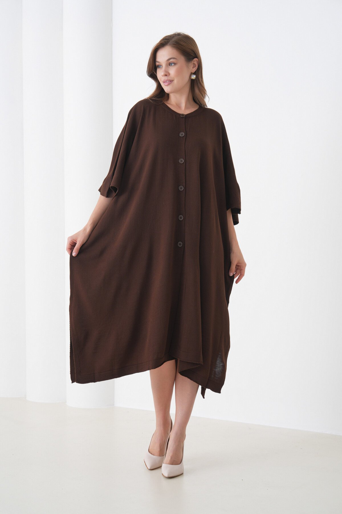 Kadın Tesettüre Uygun Önden Düğmeli Asimetrik Kesim Yarasa Kol Şık Geniş Kalıp Panço Ceket