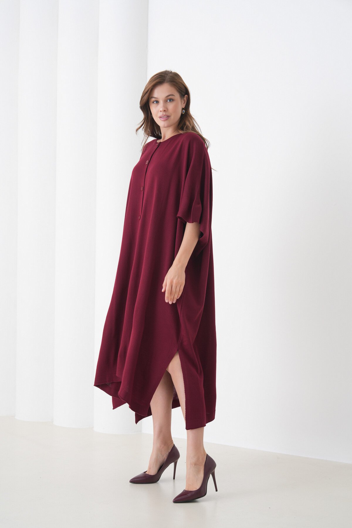 Kadın Tesettüre Uygun Önden Düğmeli Asimetrik Kesim Yarasa Kol Şık Geniş Kalıp Panço Ceket