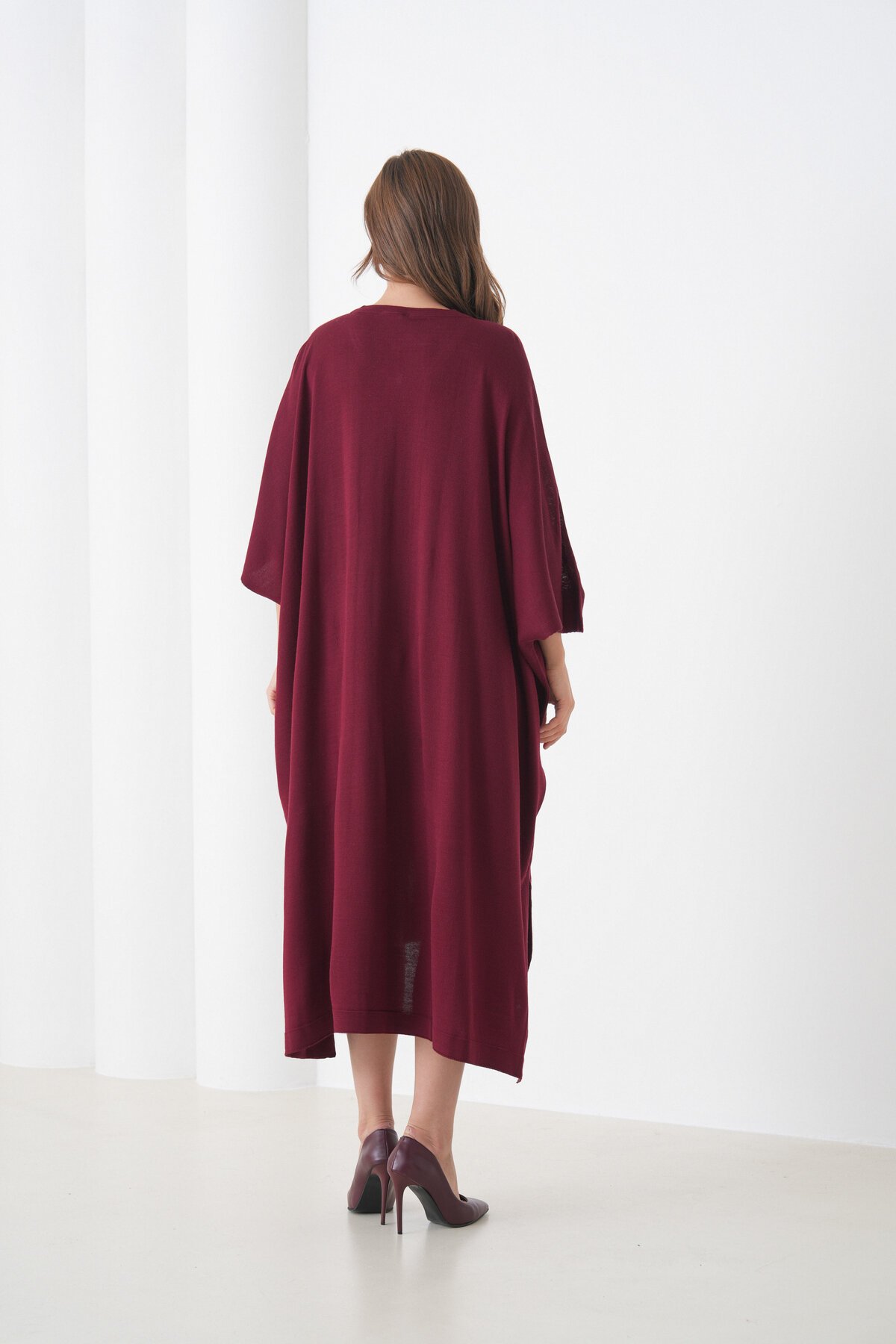 Kadın Tesettüre Uygun Önden Düğmeli Asimetrik Kesim Yarasa Kol Şık Geniş Kalıp Panço Ceket