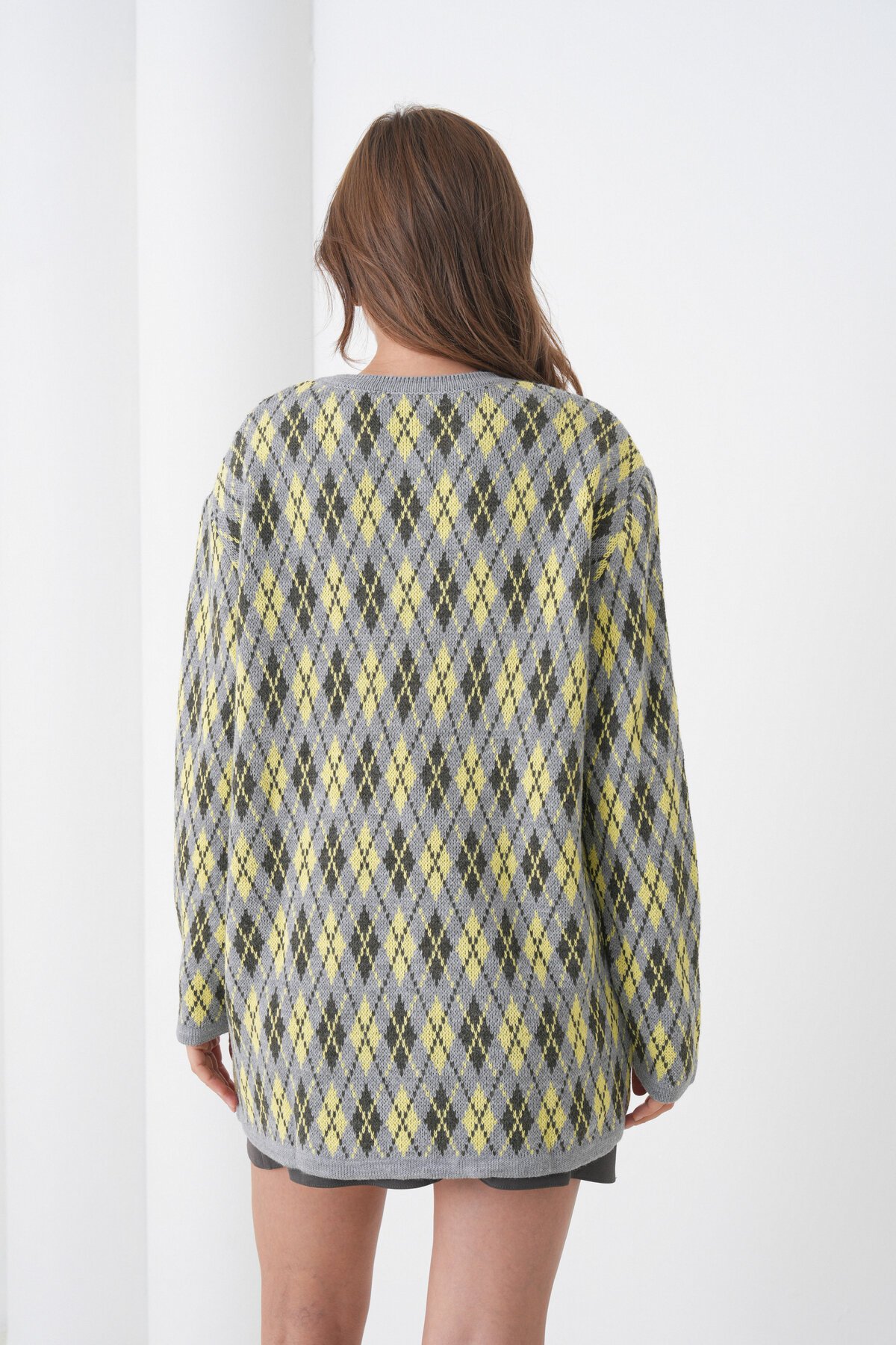 Kadın Tesettüre Uygun Önden Düğmeli CepliUzun Kol Şık Geniş Kalıp Desenli Triko Ceket