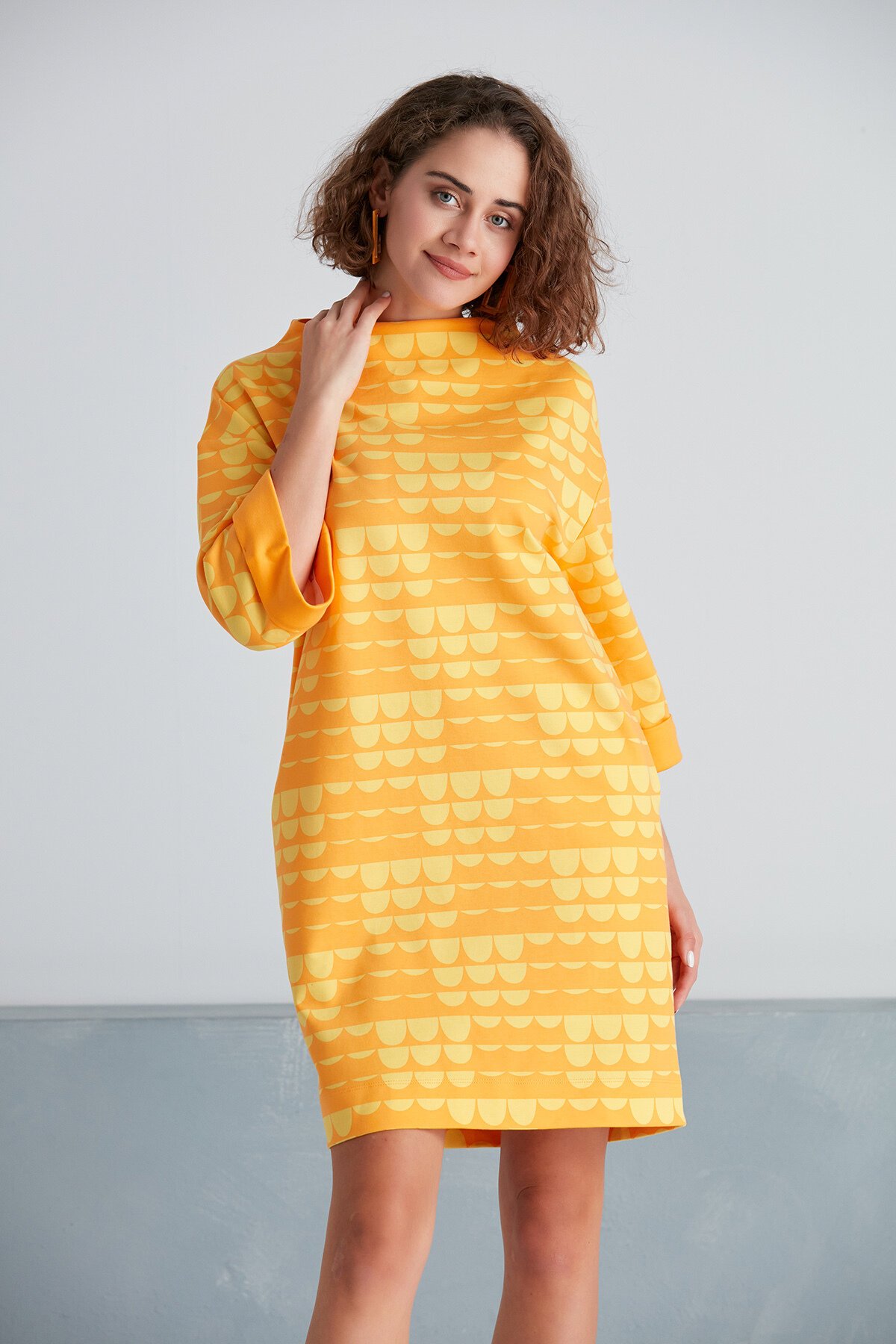 Kadın Turuncu Sarı Geometrik Desenli Oversize Büyük Beden Curve Spor Şık Elbise