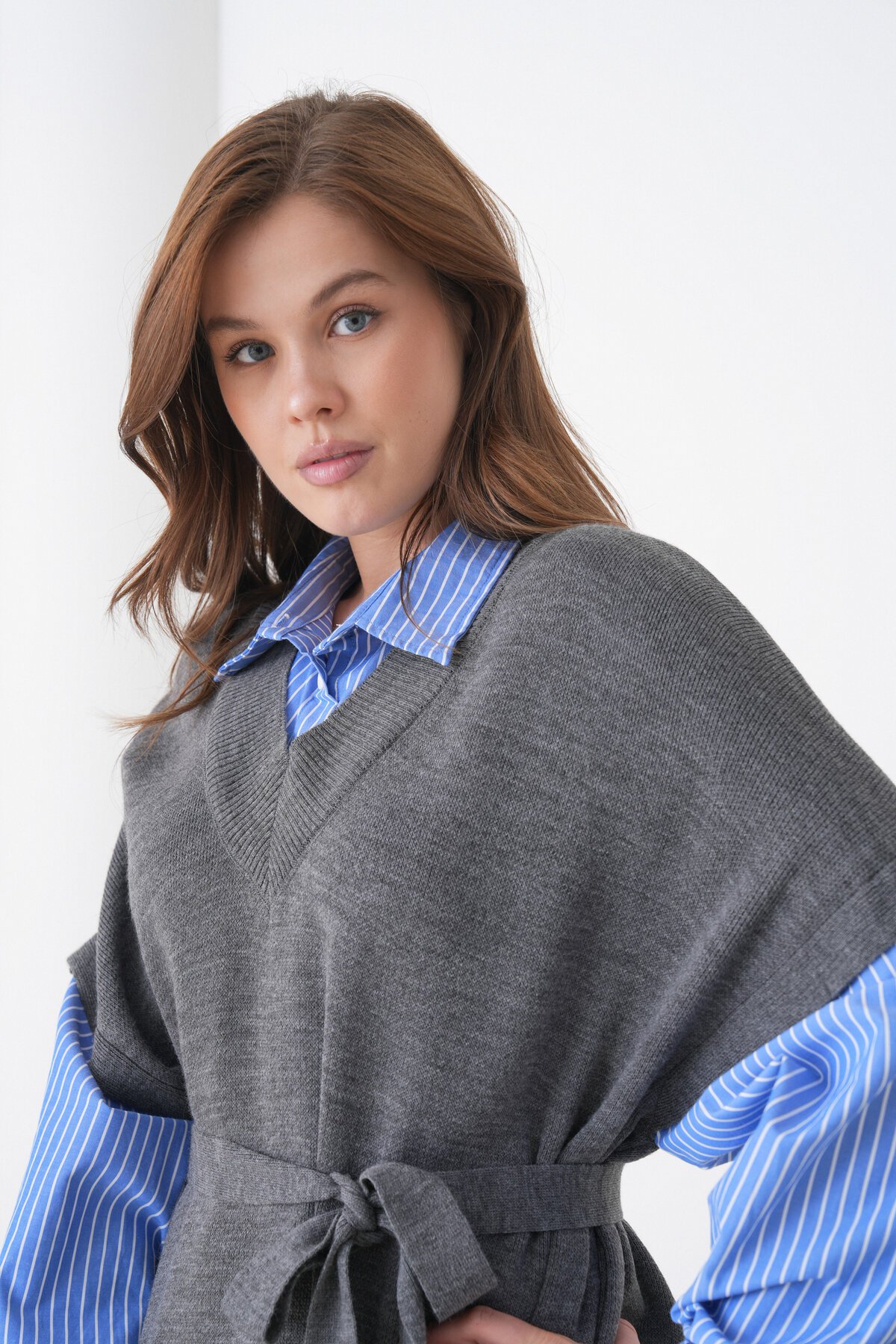 Kadın Uzun Kol Gömlek Yaka İçi Gömlekli Triko Kuşaklı Triko Spor Şık Elbise