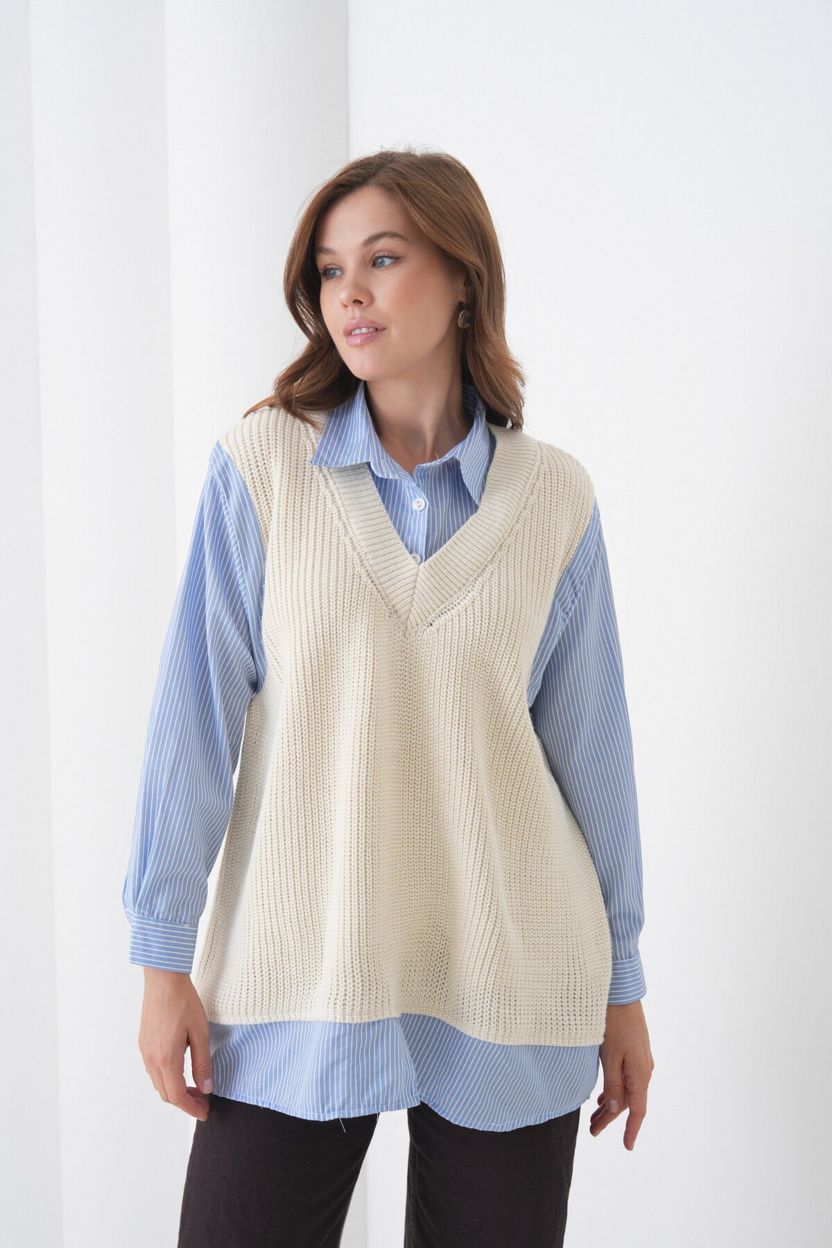 Kadın Uzun Kol Gömlek Yaka İçi Gömlekli Triko Yelekli Spor Şık Gömlek Kazak