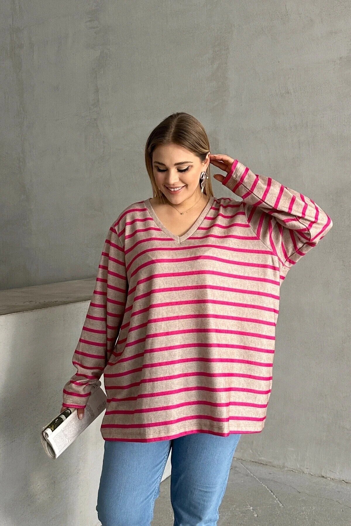 Kadın V Yaka Büyük Beden Oversize Kalıp Geniş Tunik Boy Yırtmaçlı Çizgili Uzun Kol Curve Yumoş Bluz