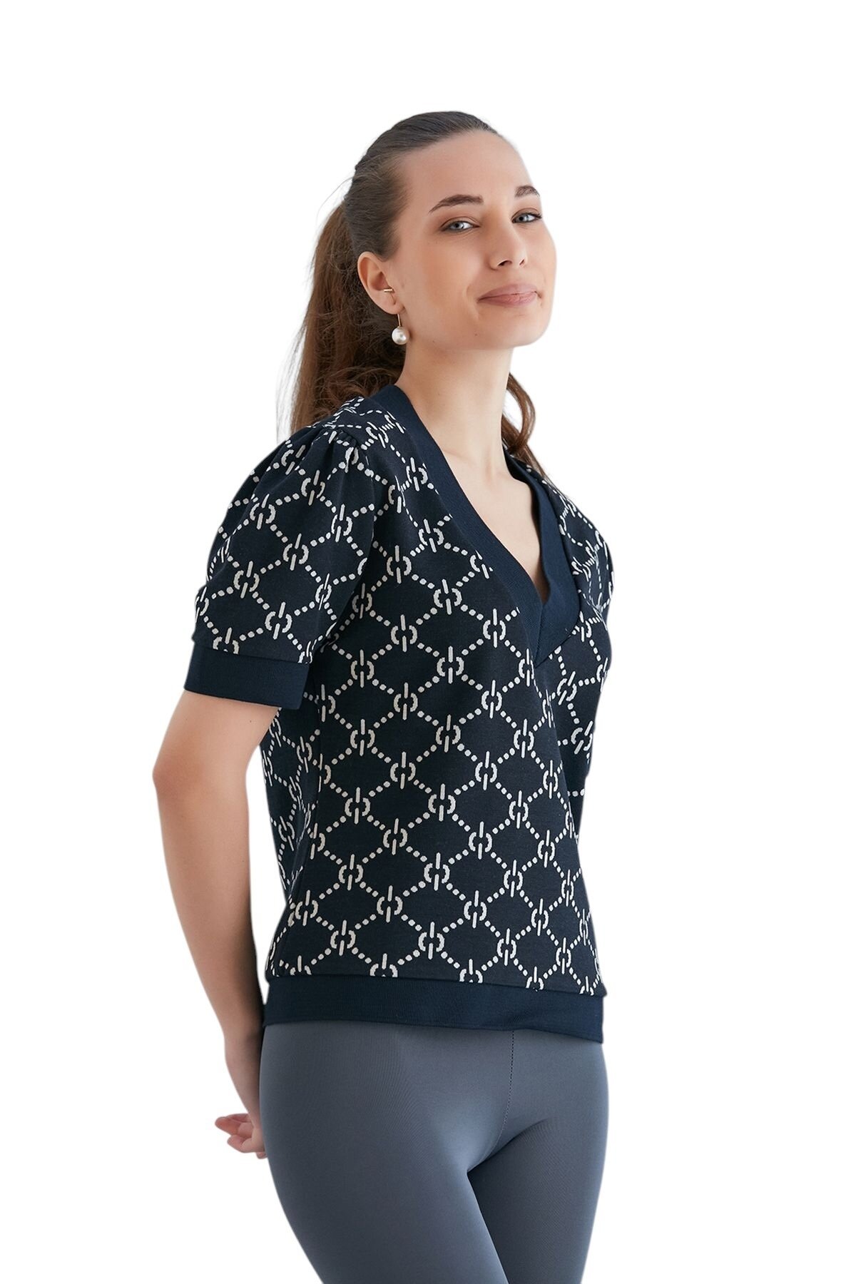 Kadın V Yaka Desenli Yarım Kol Triko Süveter Bluz