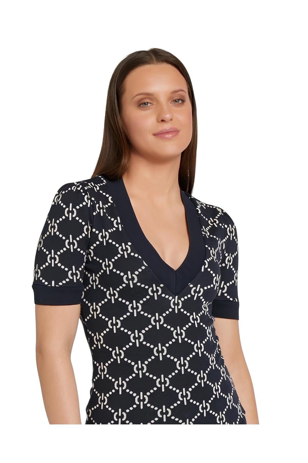 Kadın V Yaka Desenli Yarım Kol Triko Süveter Bluz