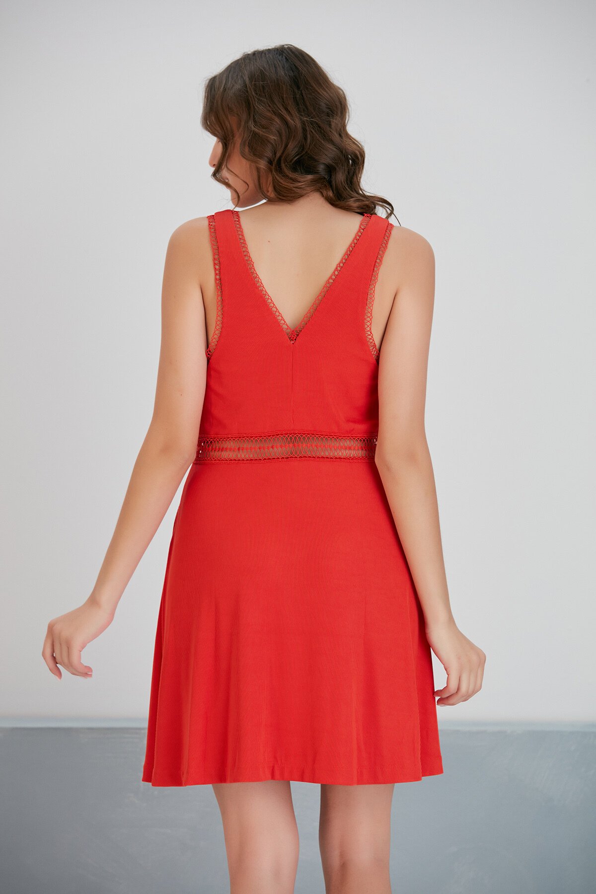 Kadın V Yaka Dokulu Yazlık Bel Detaylı A Kesim Nar Çiçeği Spor Şık Fermuarlı Askılı Tasarım Elbise