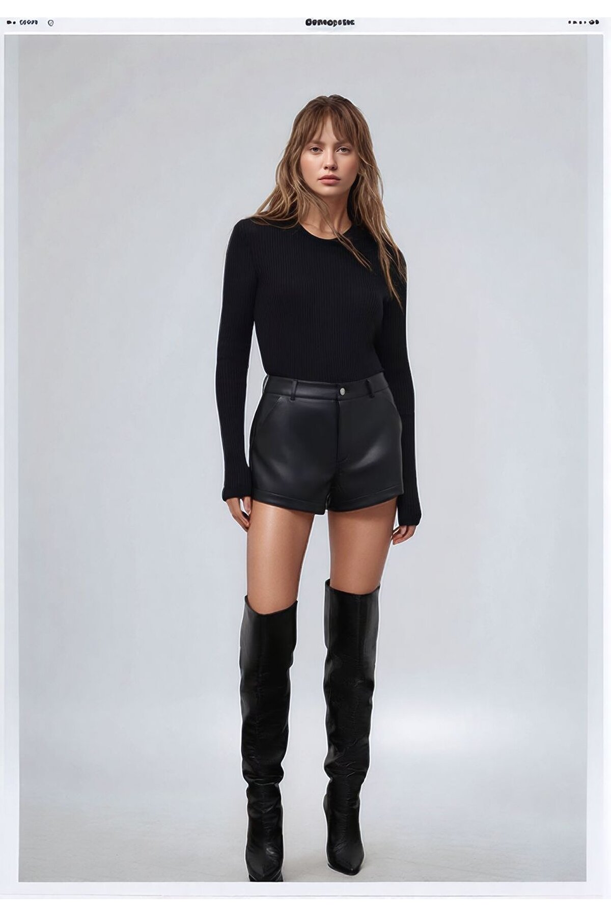 Kadın Beli Kemerli  Pileli Cepli Deri Spor Şık Casual Şort